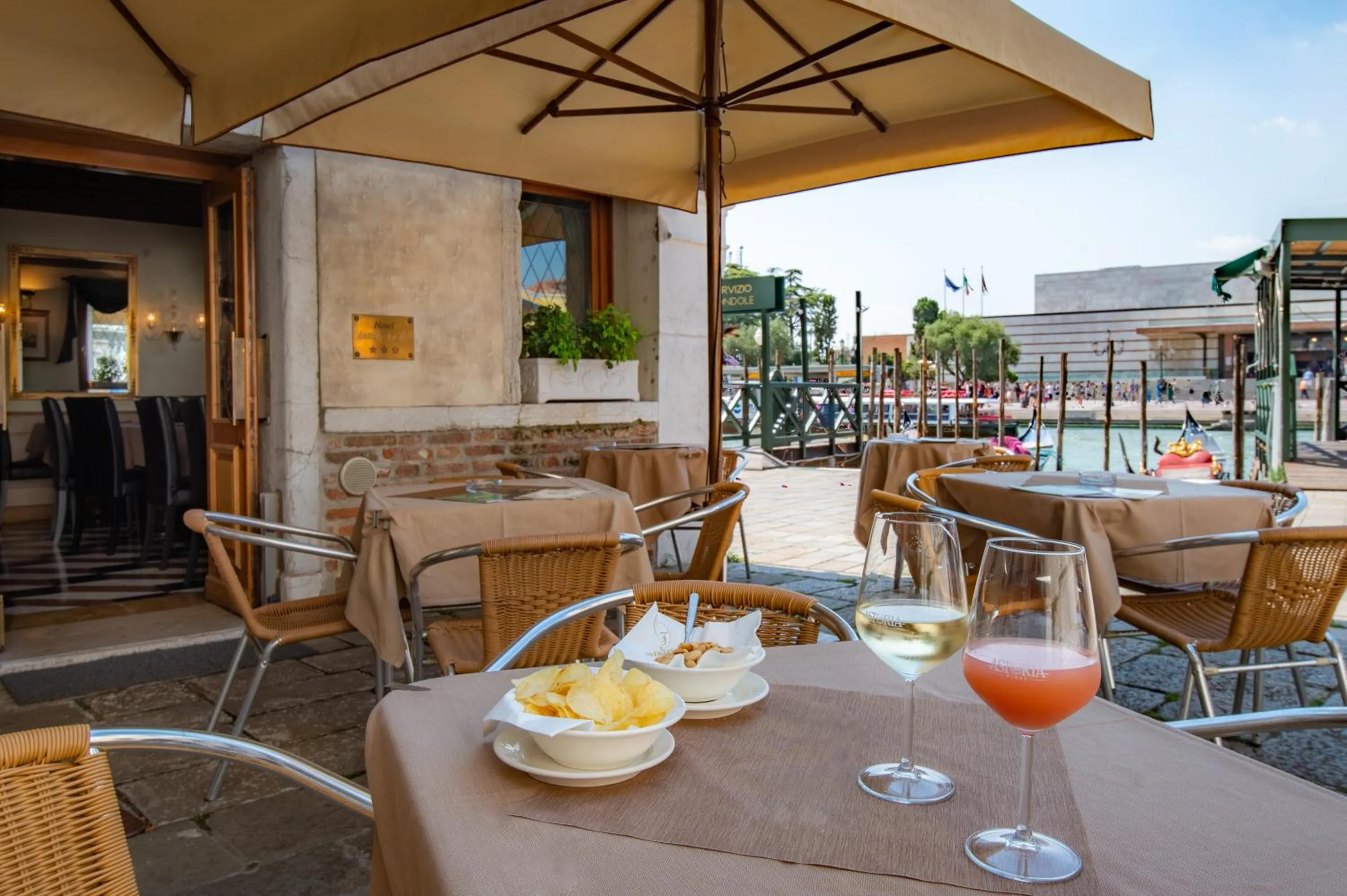 Restaurant/places to eat in Hotel Antiche Figure