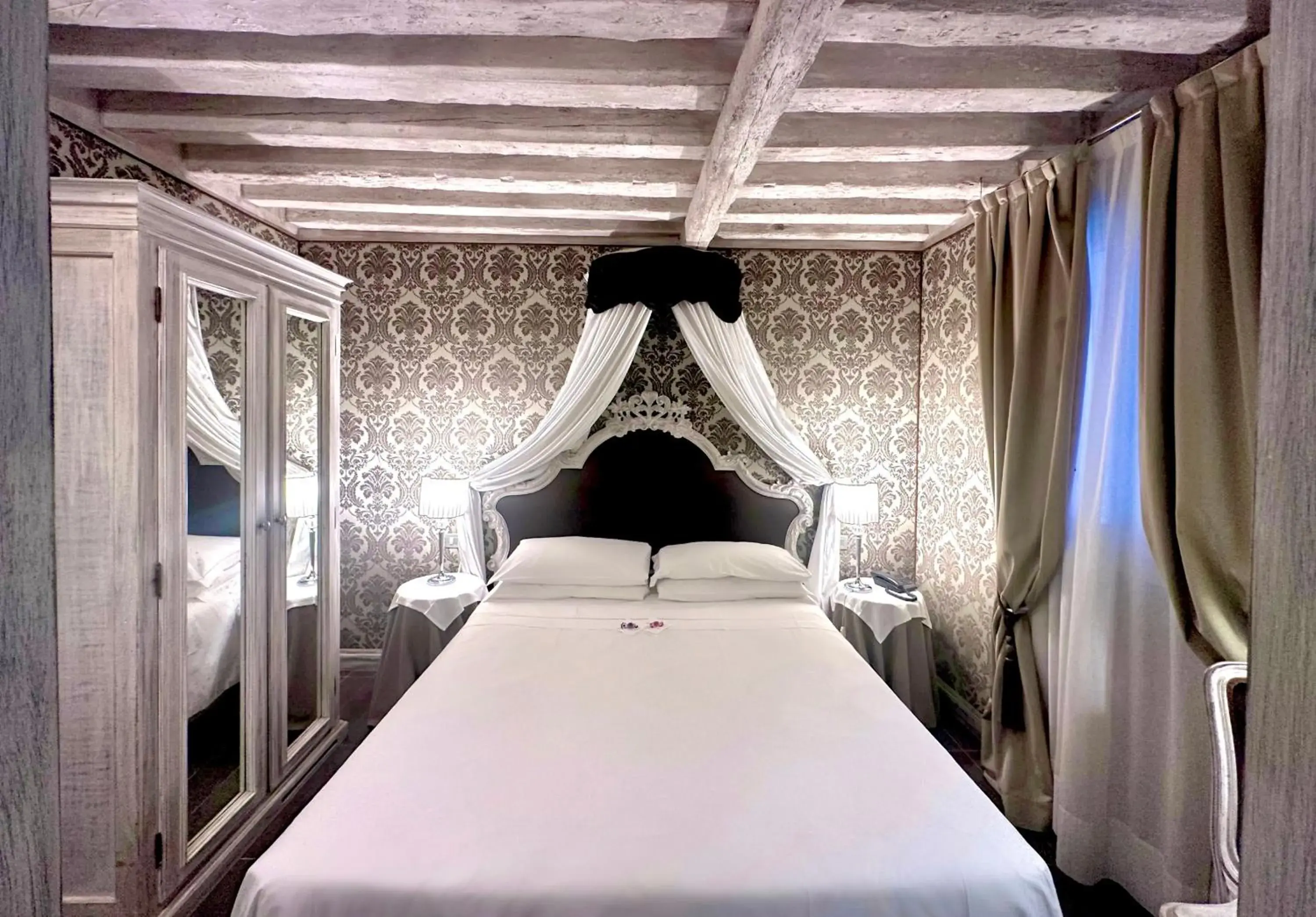 Suite Ground Floor Annex (Room Only) in Hotel Antiche Figure Suite Ground Floor Annex (Room Only) in Hotel Antiche Figure