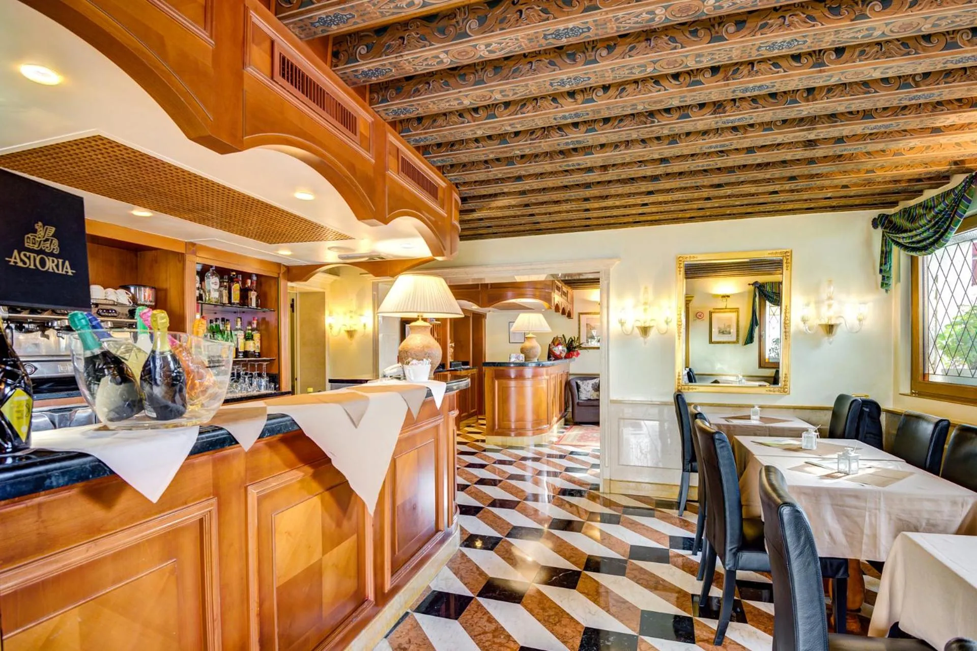 Lounge or bar in Hotel Antiche Figure