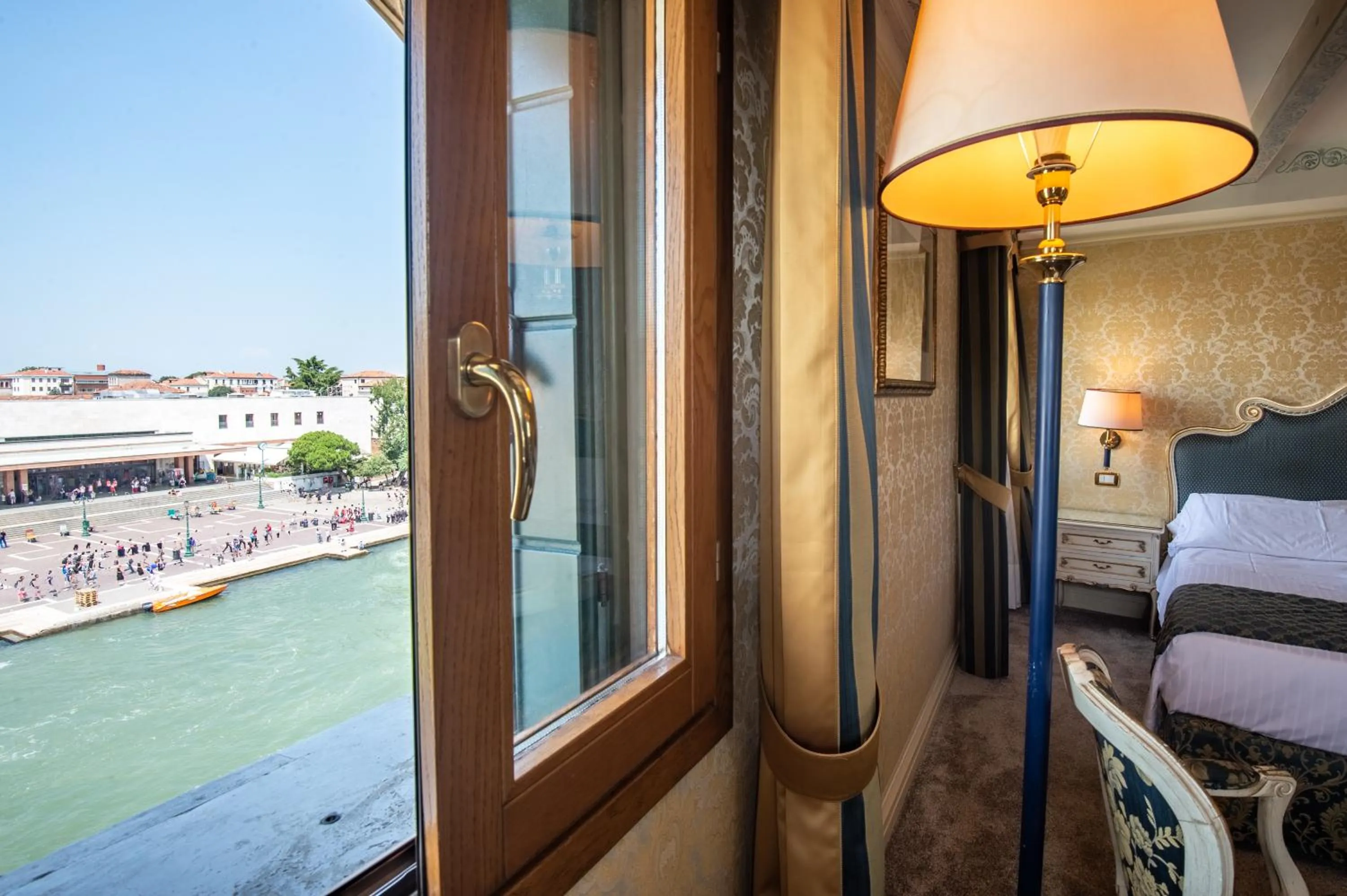 River view, Bed in Hotel Antiche Figure