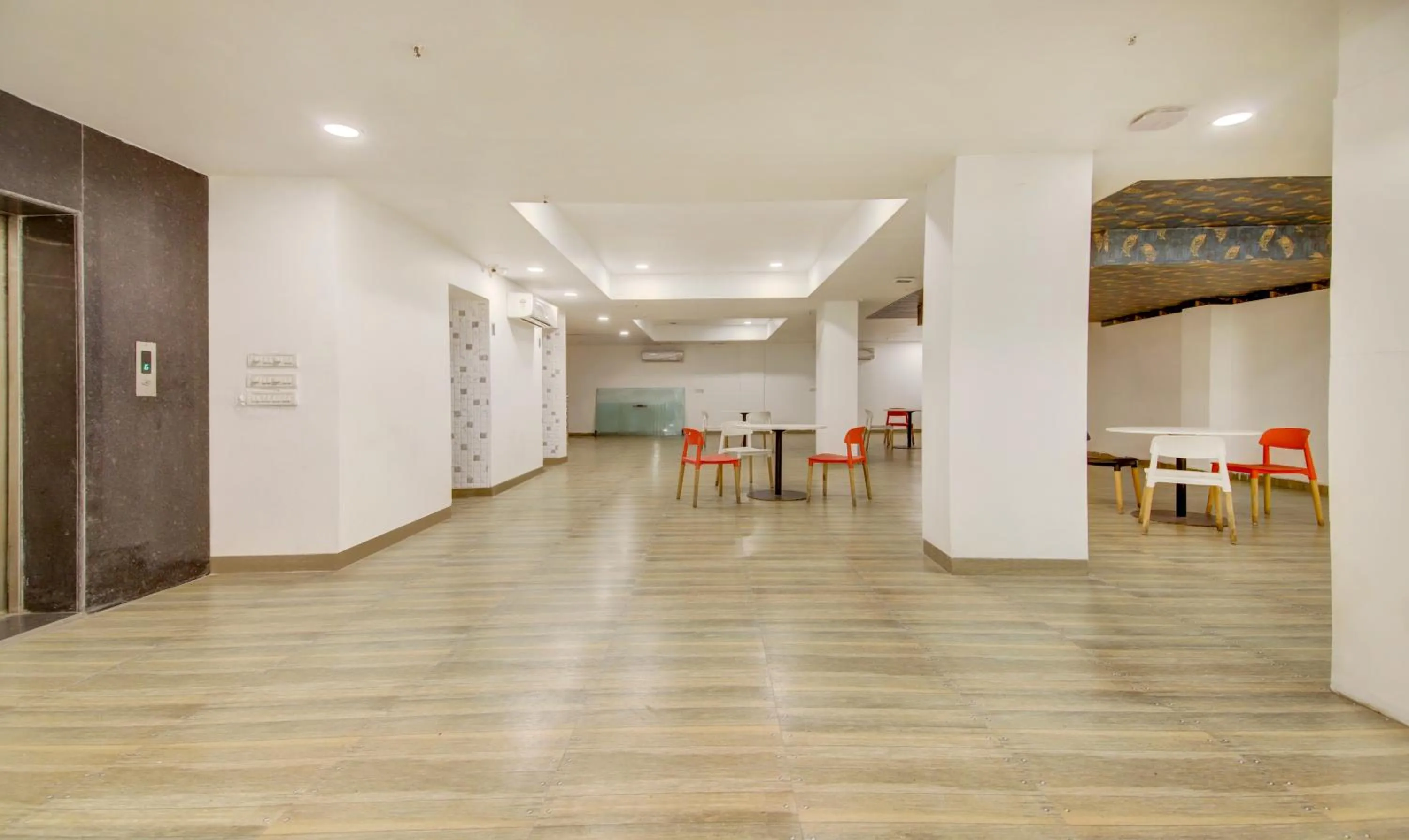 Dining area in Treebo The Kings Plaza