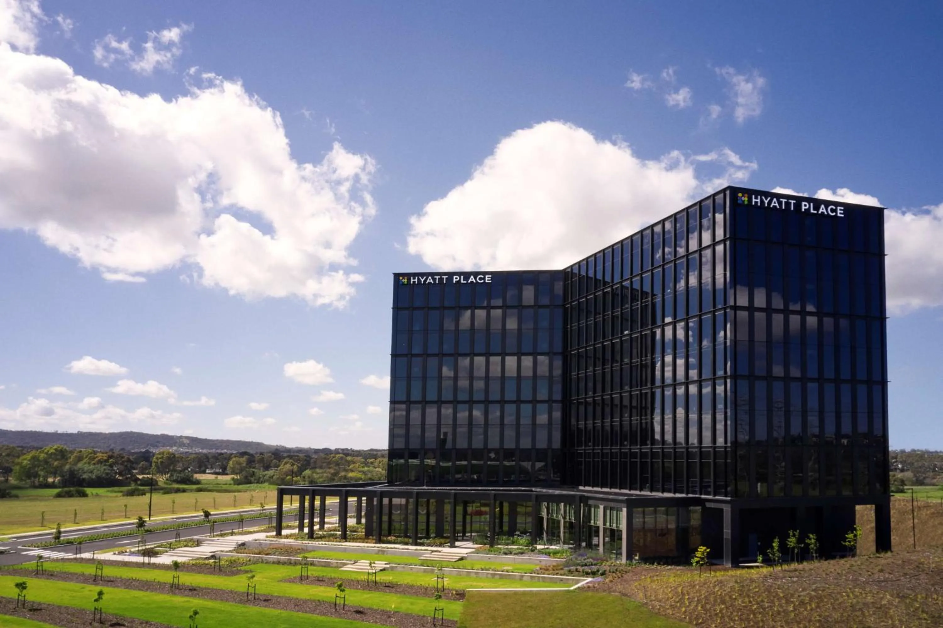 Property building in Hyatt Place Melbourne Caribbean Park