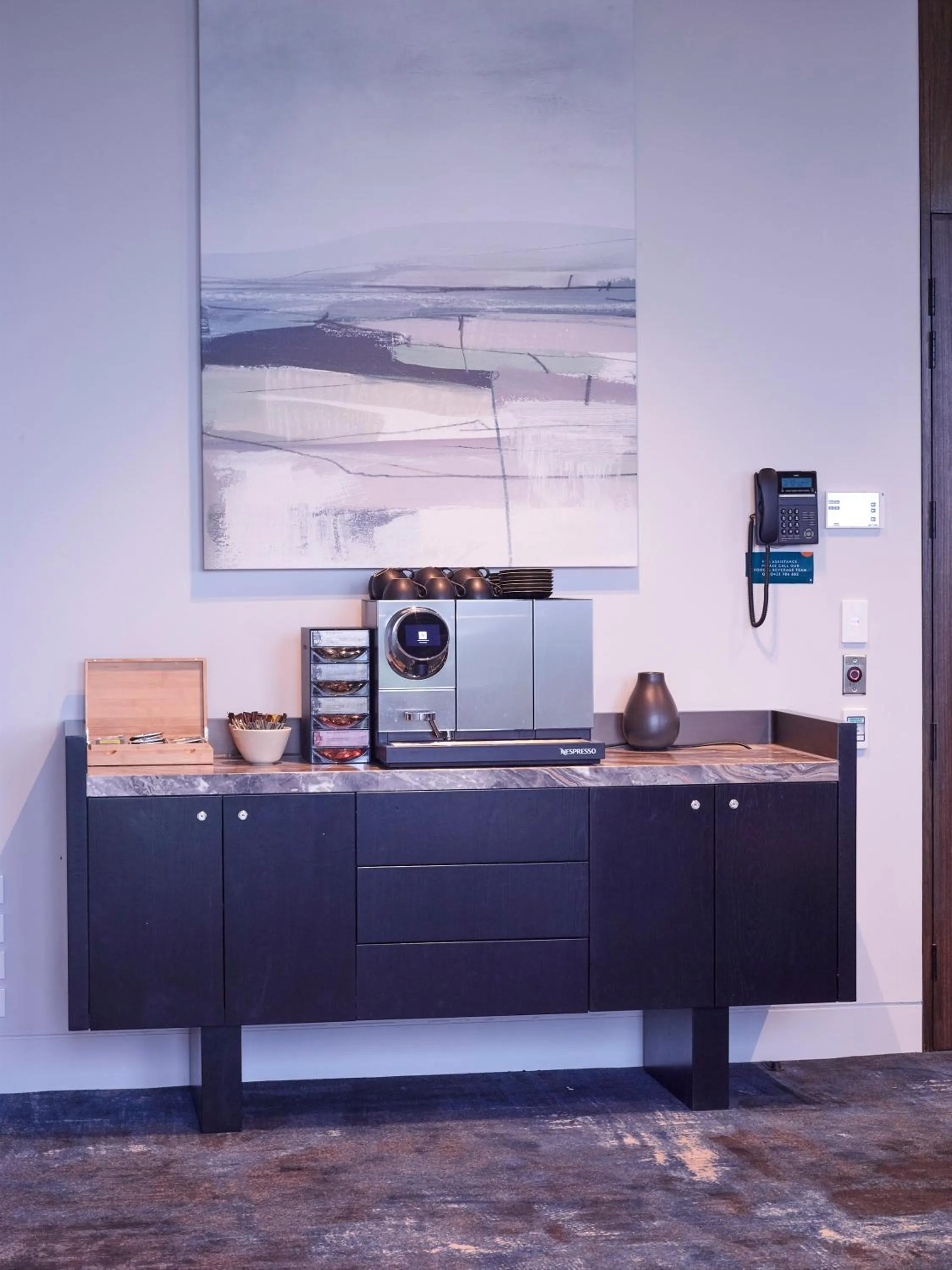 Coffee/tea facilities in Hyatt Place Melbourne Caribbean Park