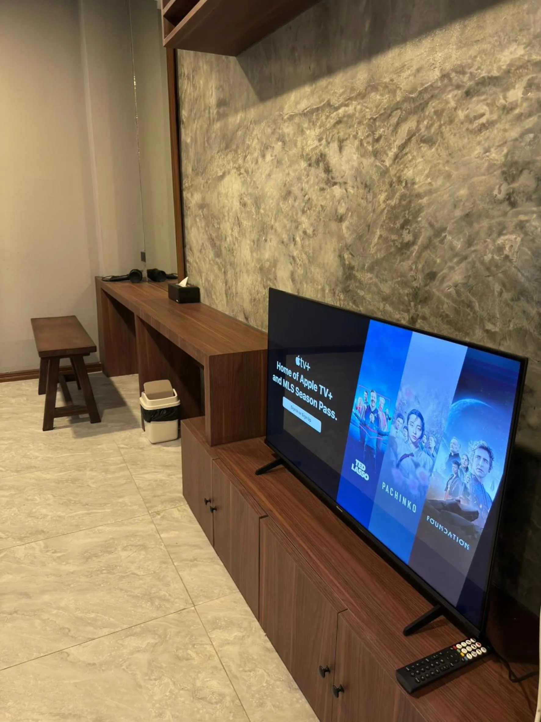 TV and multimedia in Premier Hostel Chiang Mai