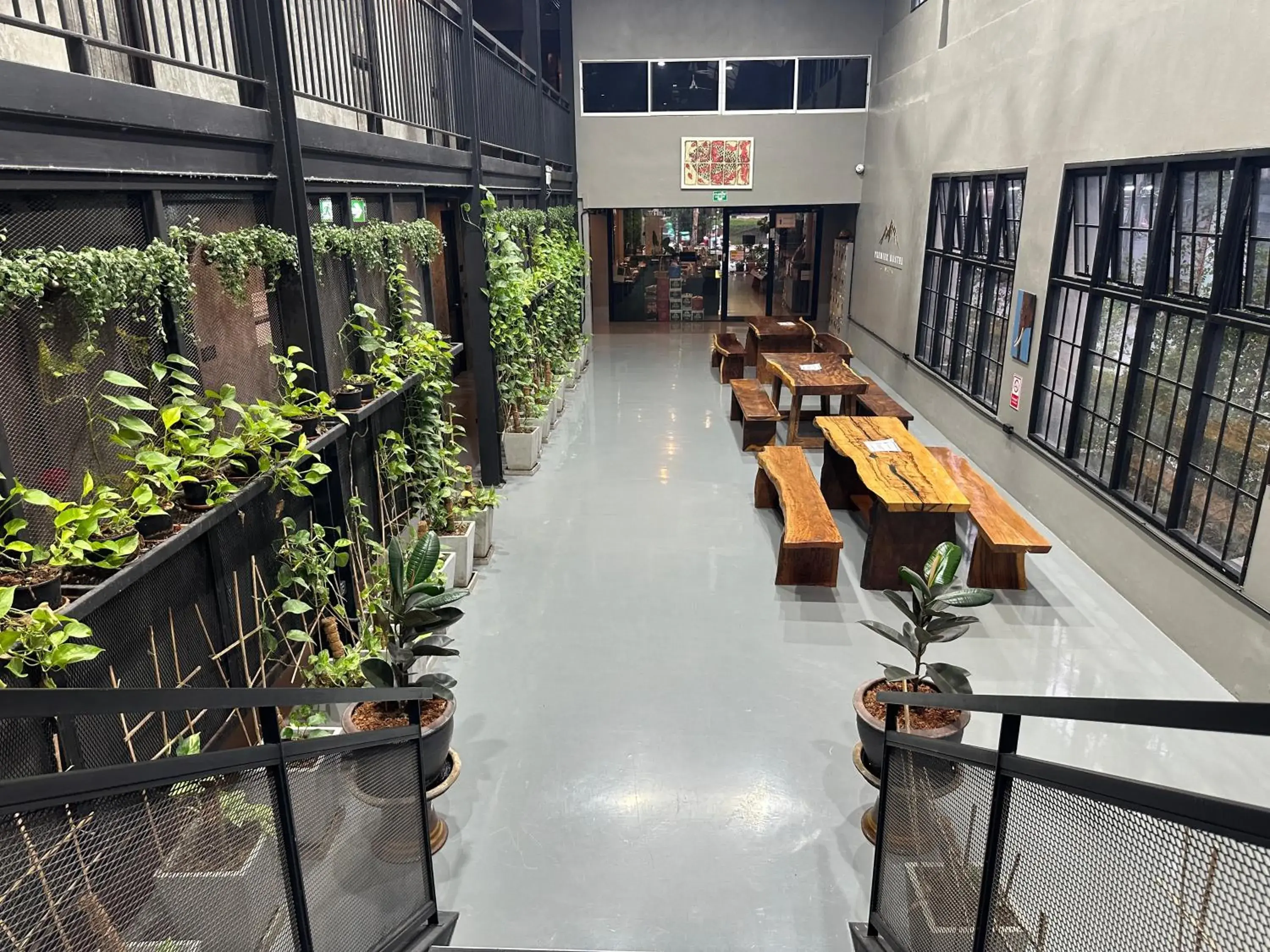 Property building in Premier Hostel Chiang Mai Property building in Premier Hostel Chiang Mai