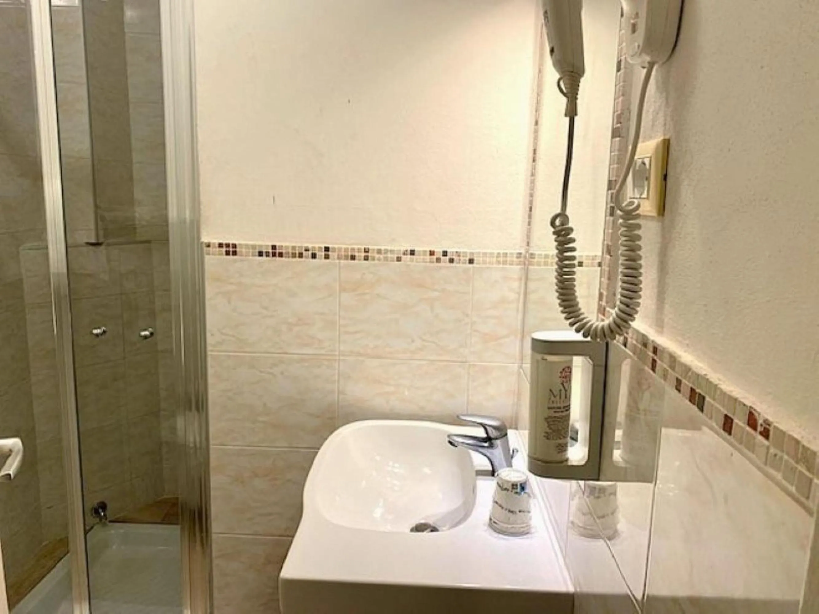 Shower in Hotel Cimabue