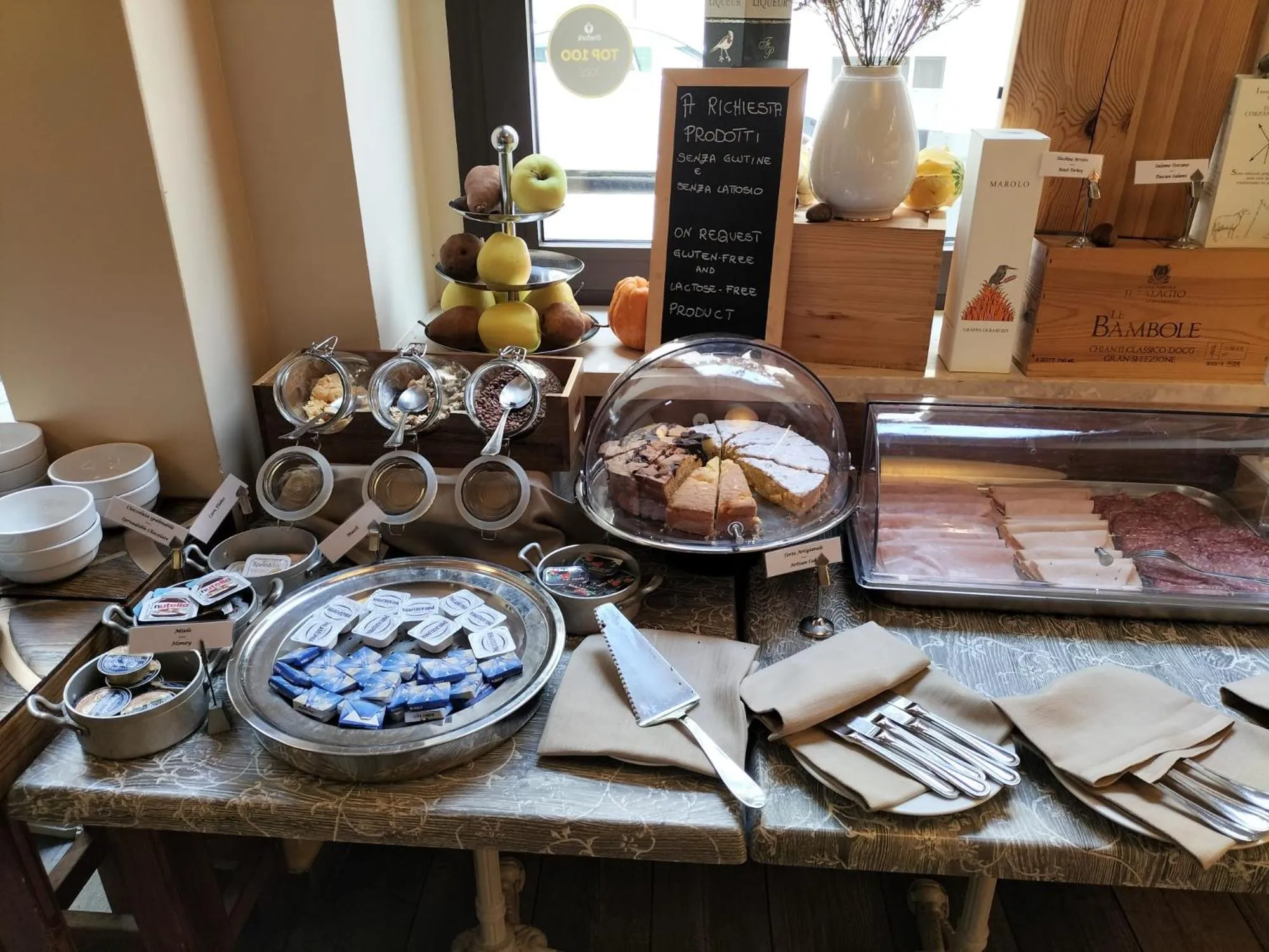 Kitchen or kitchenette in Hotel Cimabue