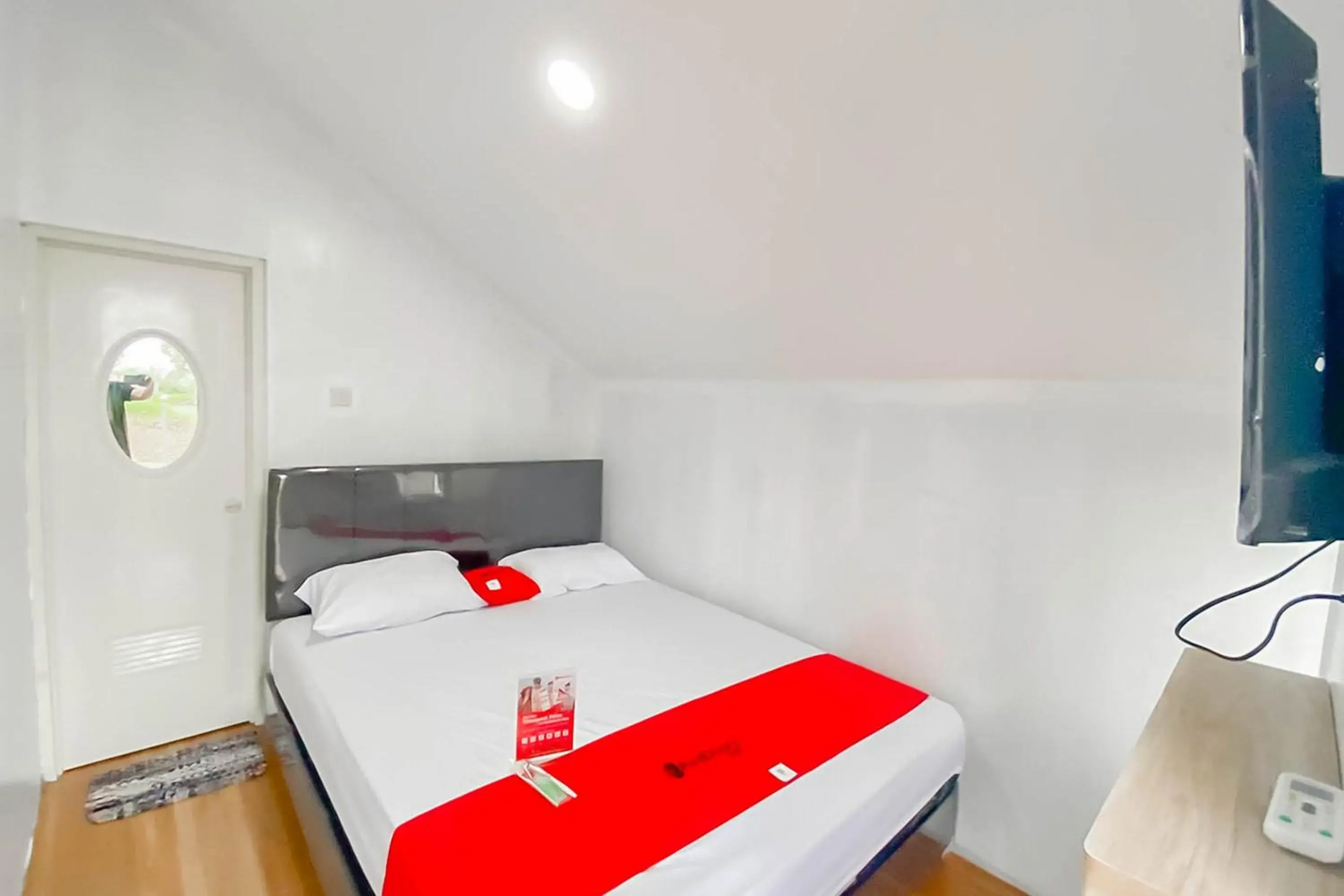 Bed in RedDoorz Syariah Plus At Cipanas Cianjur Bed in RedDoorz Syariah Plus At Cipanas Cianjur