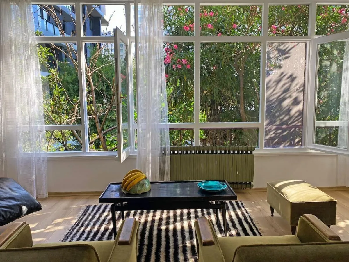 Garden view in Petek Pansiyon Fenerbahce Kadikoy