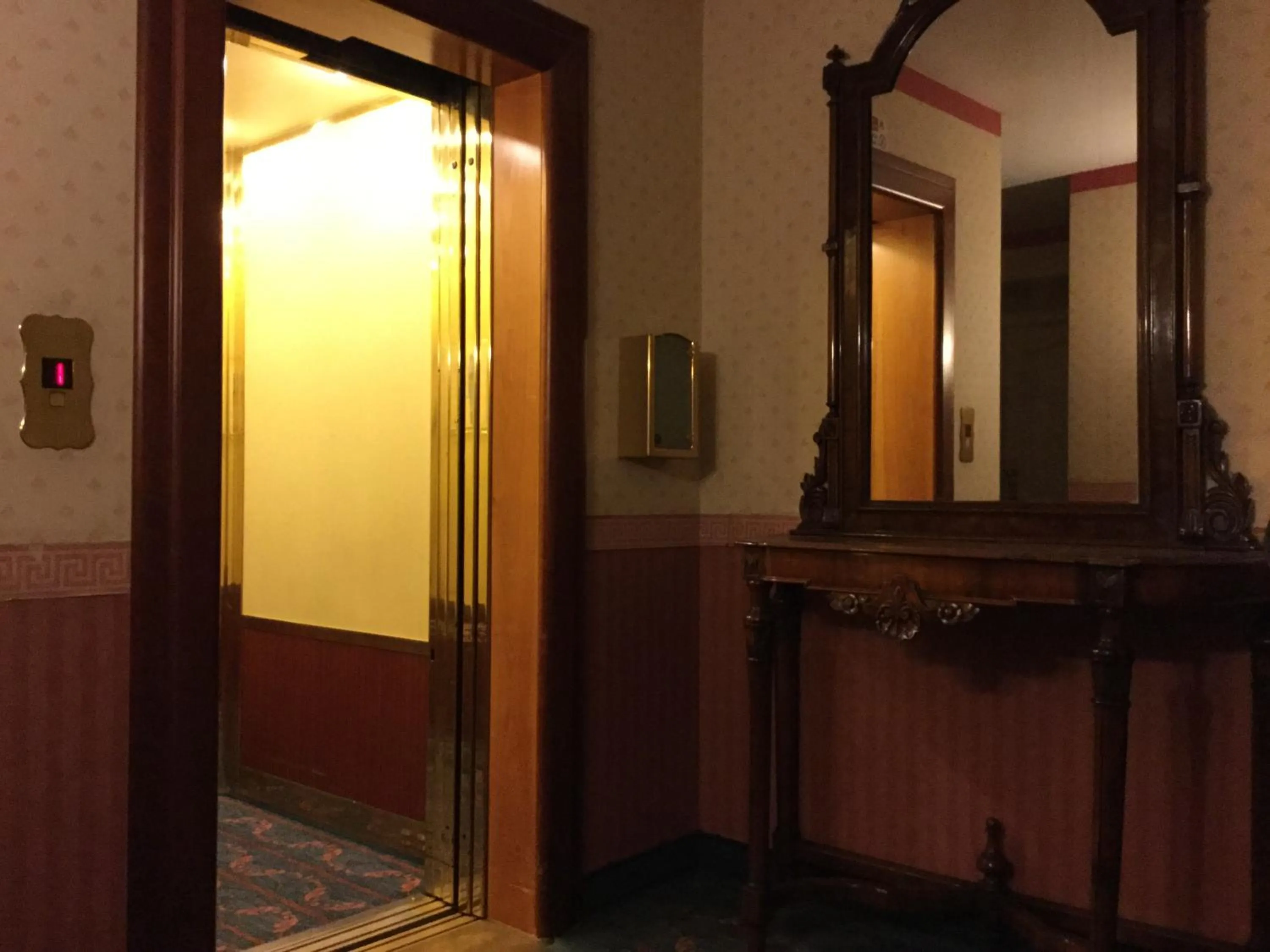 Decorative detail in Hotel Bentivoglio Residenza D'Epoca