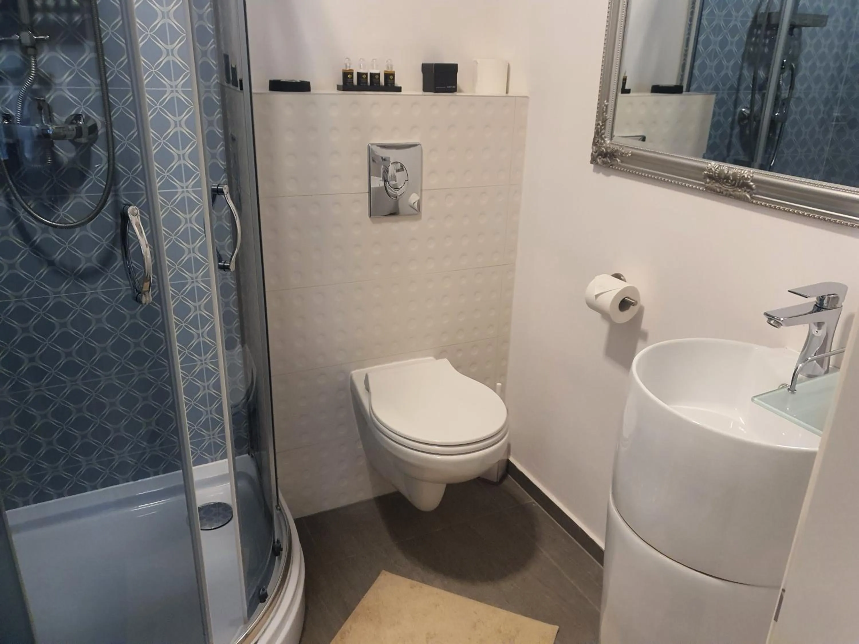 Shower in Váralja Home