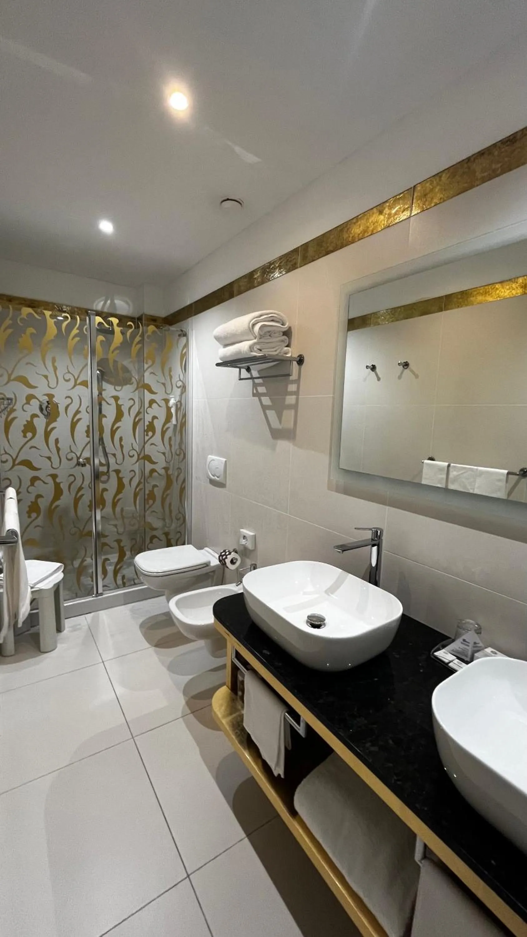 Shower in Zanhotel Tre Vecchi