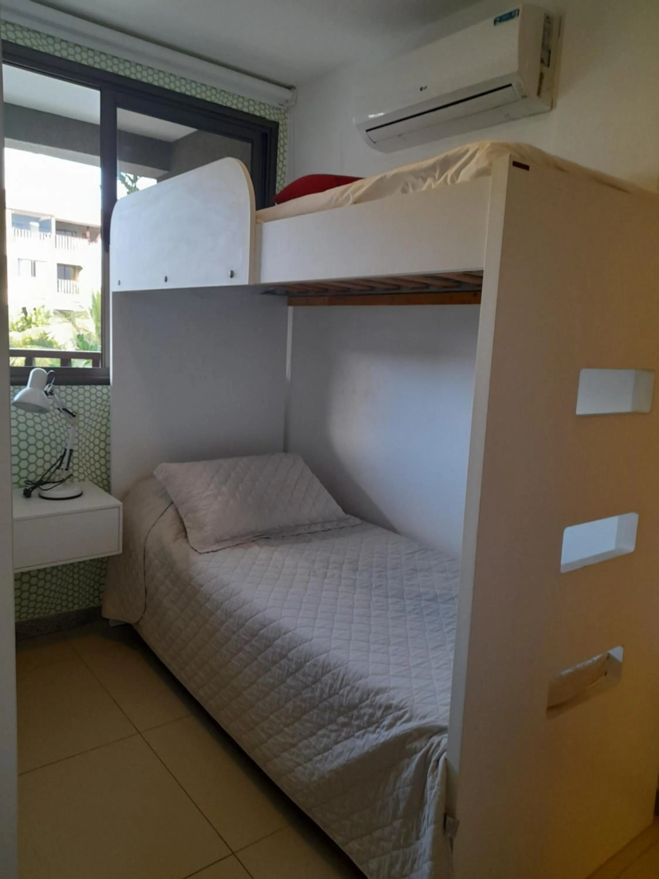 bunk bed, Bed in Aconchegante Flat em condomínio na beira mar de Muro Alto - Malawi Beach Resort