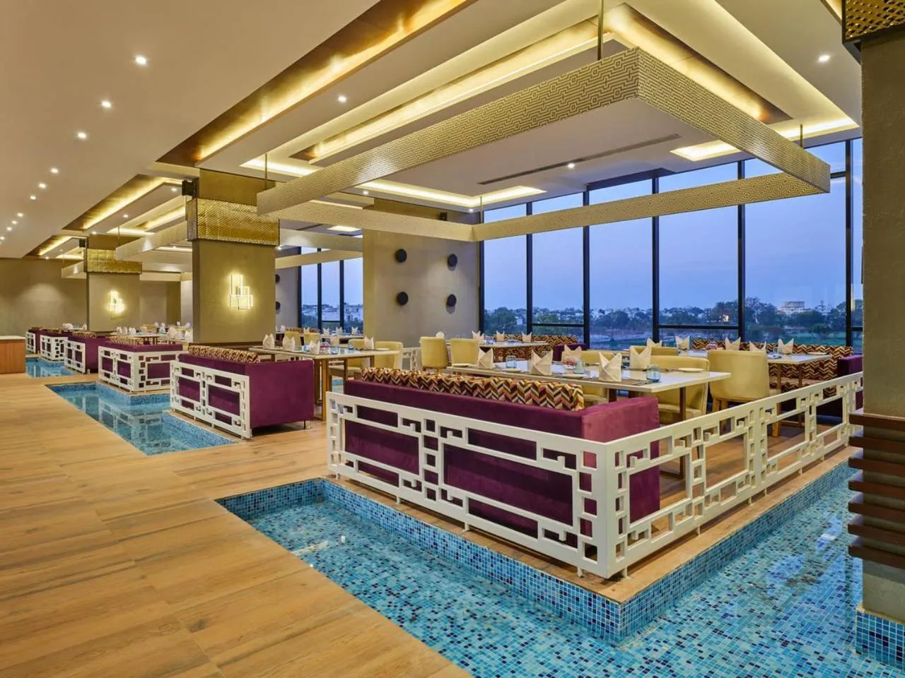 Restaurant/places to eat in Essentia Luxury Hotel Indore