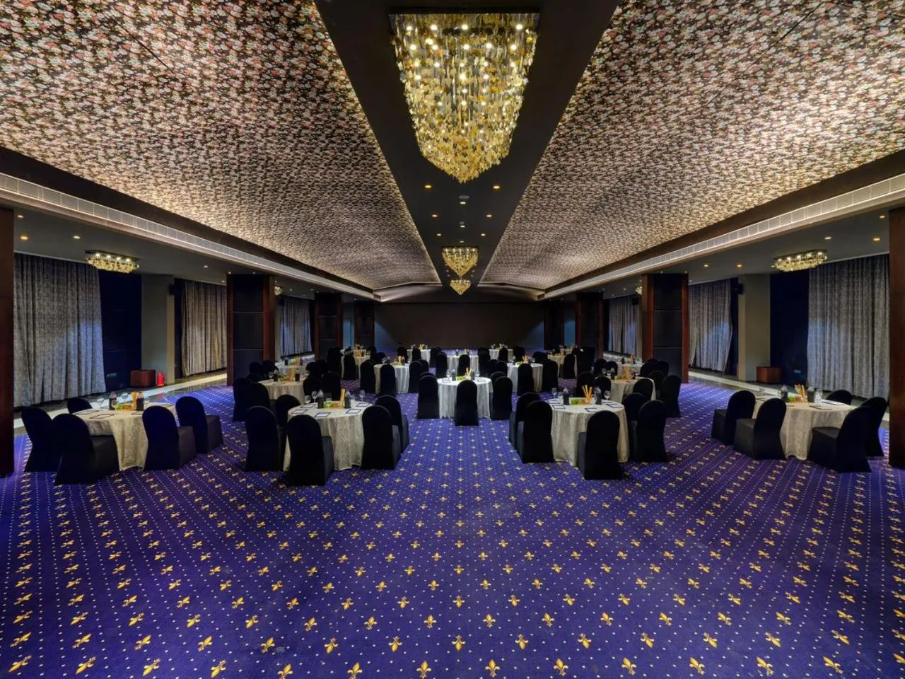 Banquet/Function facilities in Essentia Luxury Hotel Indore