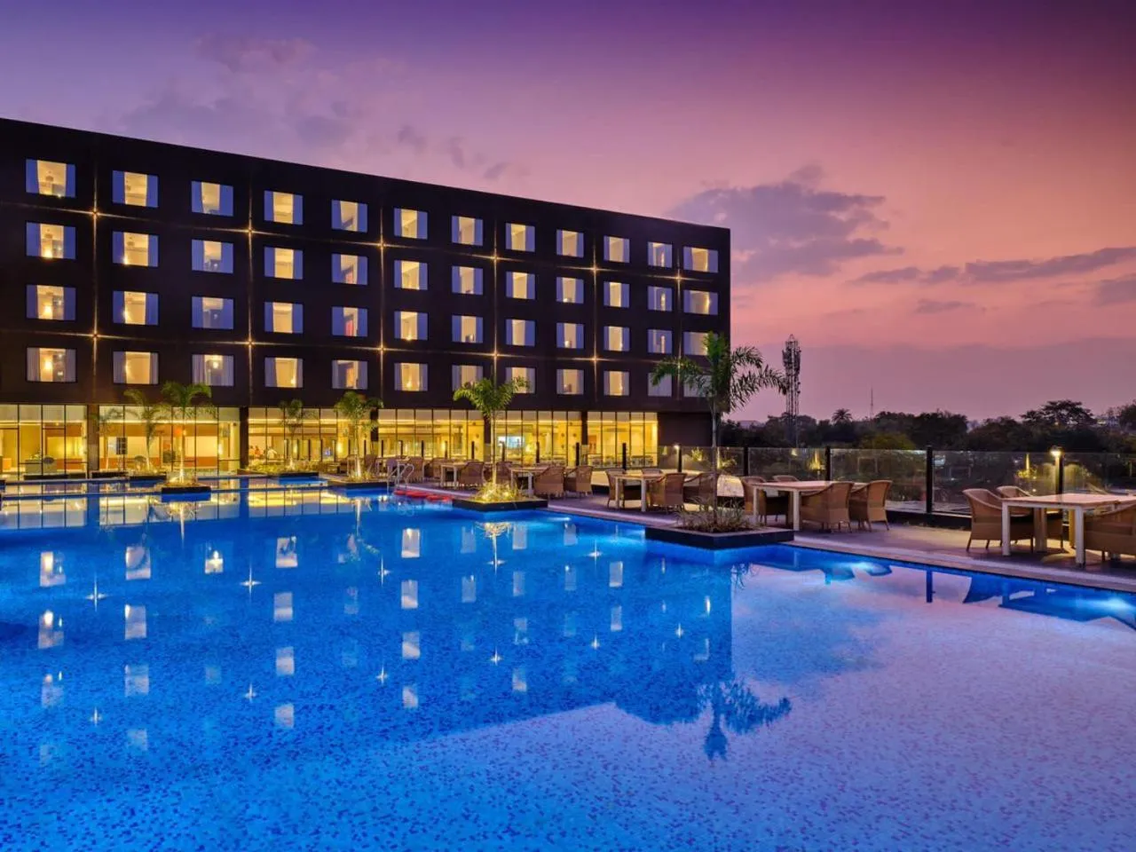 Swimming pool in Essentia Luxury Hotel Indore