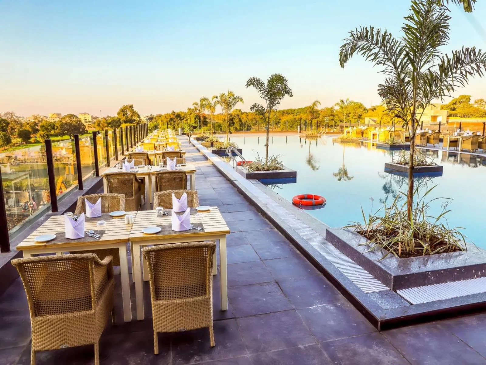 Swimming pool in Essentia Luxury Hotel Indore