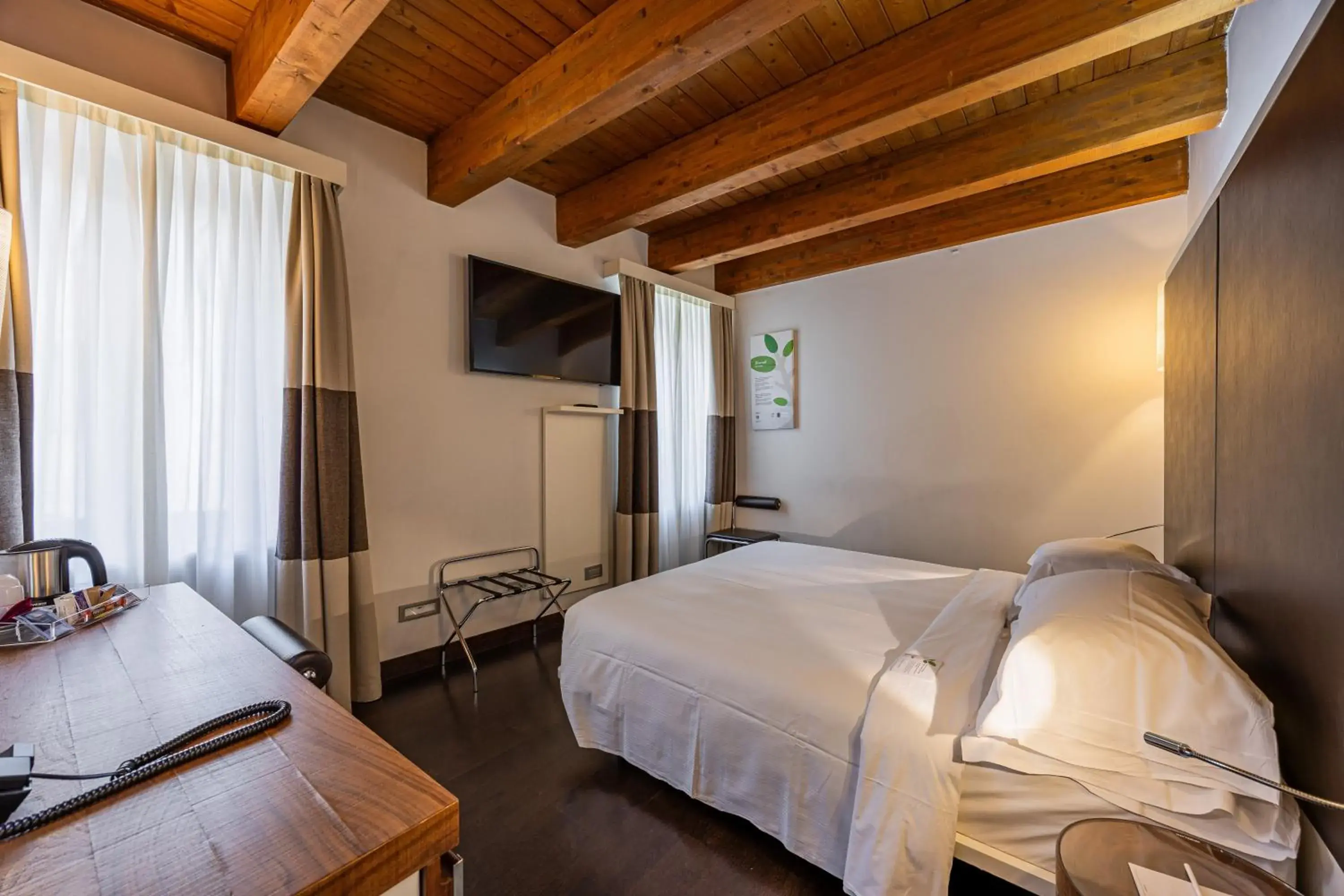 Superior Double Room in Best Western Plus Hotel De Capuleti Superior Double Room in Best Western Plus Hotel De Capuleti