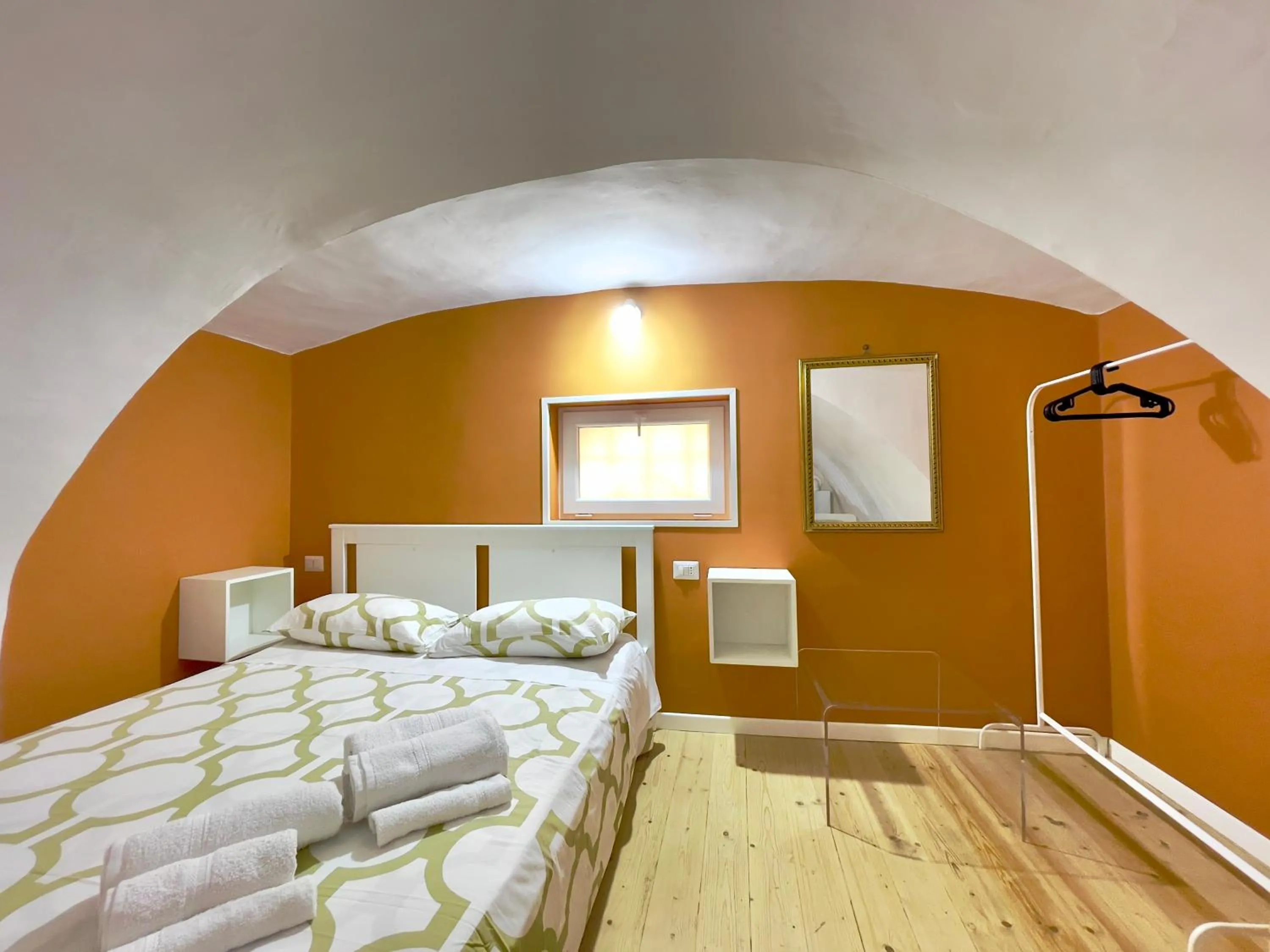 Photo of the whole room, Bed in Loft Munira