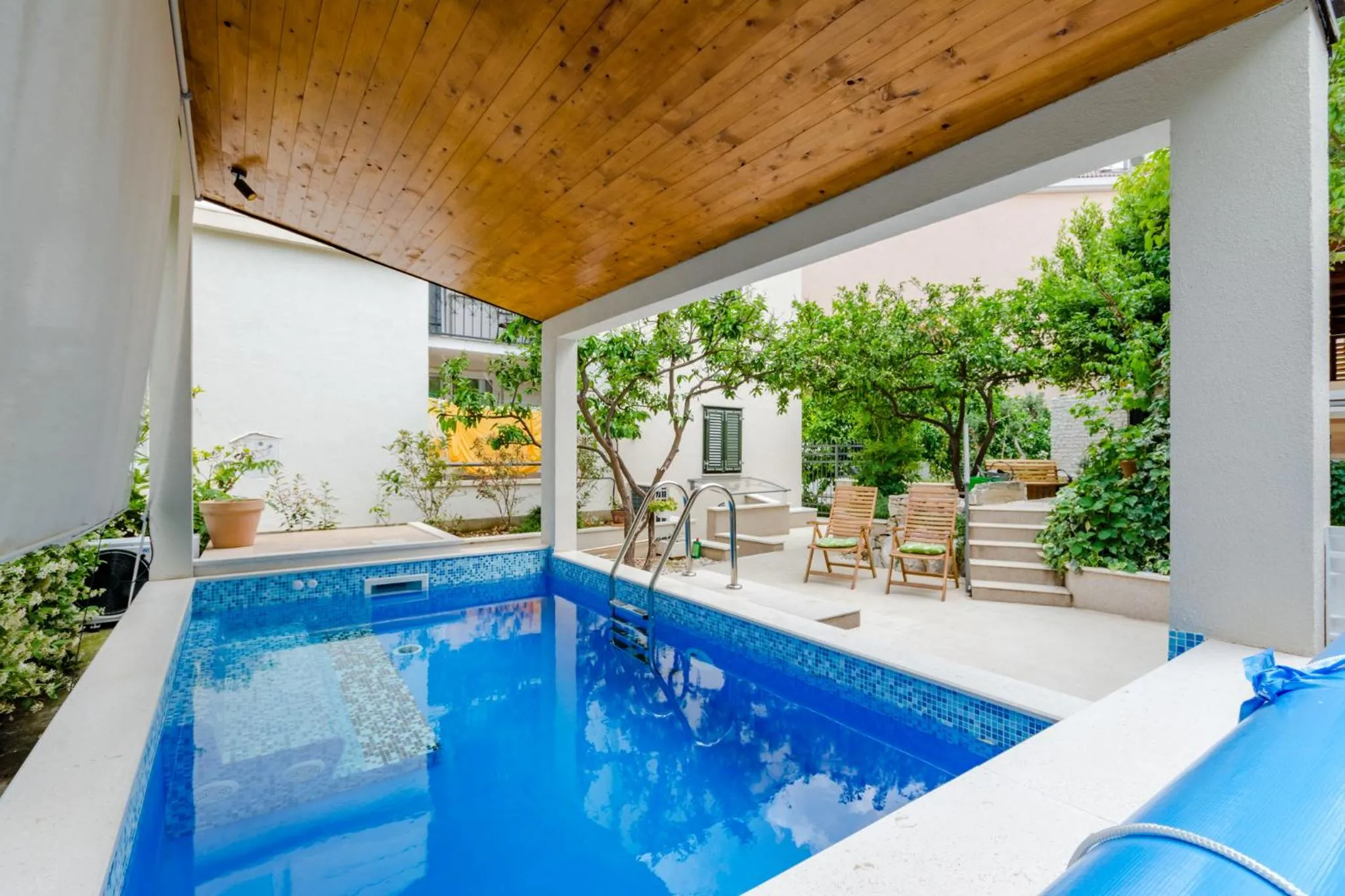 Swimming pool in Luxury Villa Roza