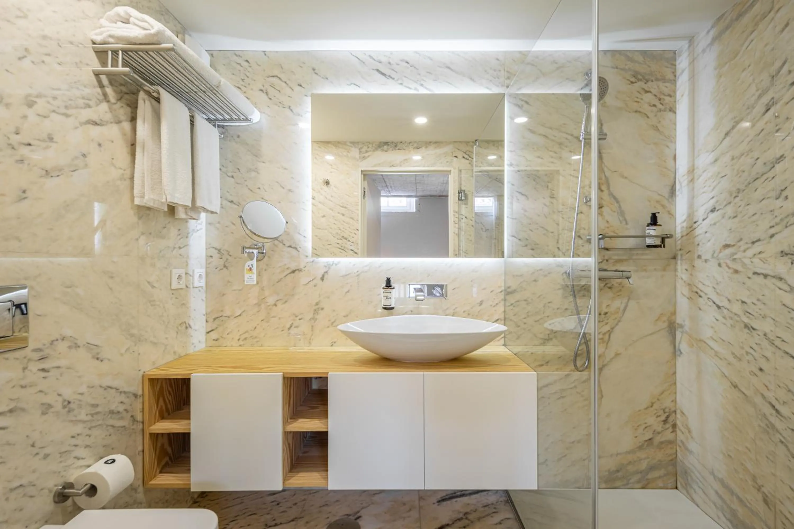 Shower in Porta Nobre Boutique Hotel by Aspasios