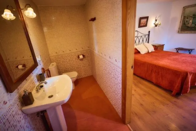 Double or Twin Room - single occupancy in As Chivas