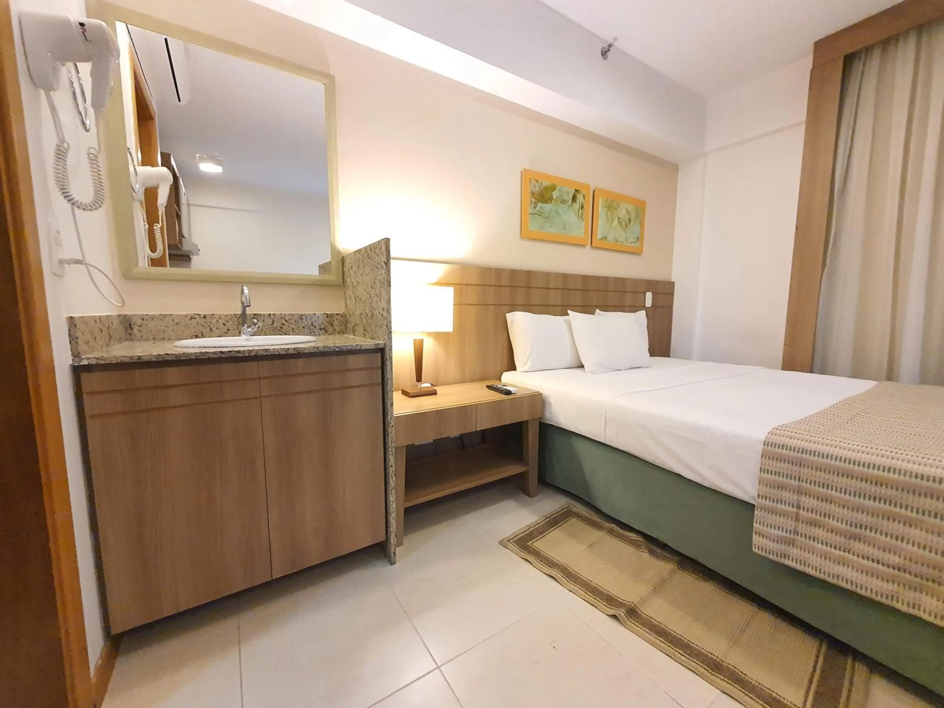 Photo of the whole room, Bed in Flat Saint Moritz Express By Rei dos Flats