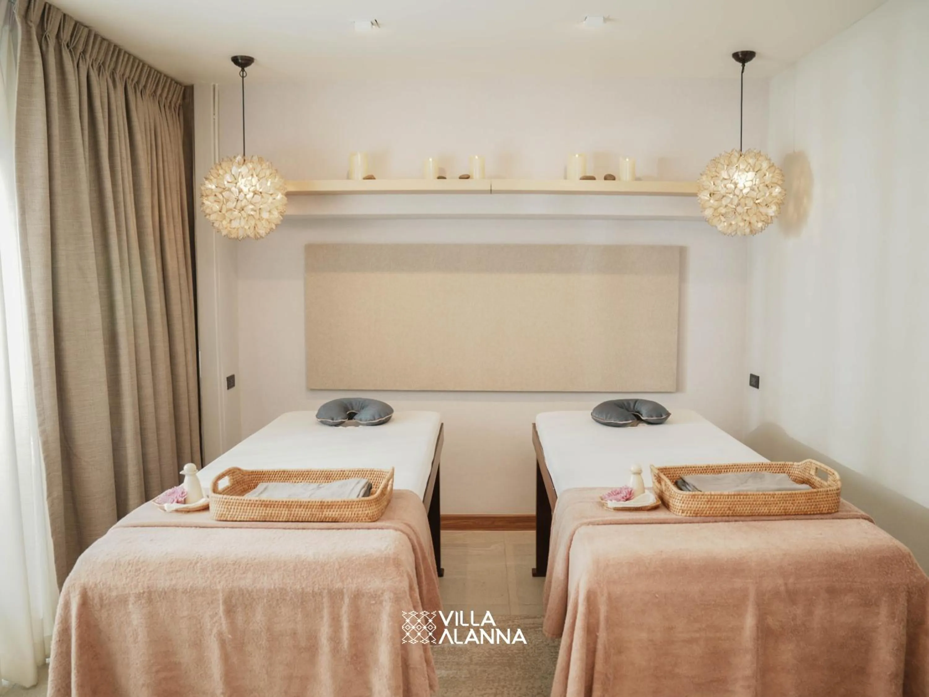 Massage, Bed in Villa ALANNA