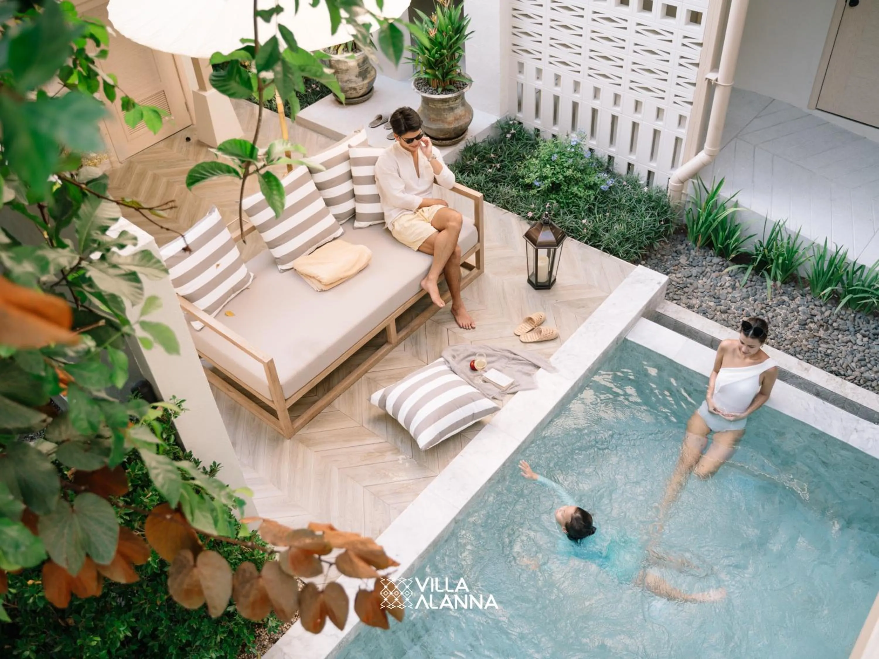 Swimming pool in Villa ALANNA