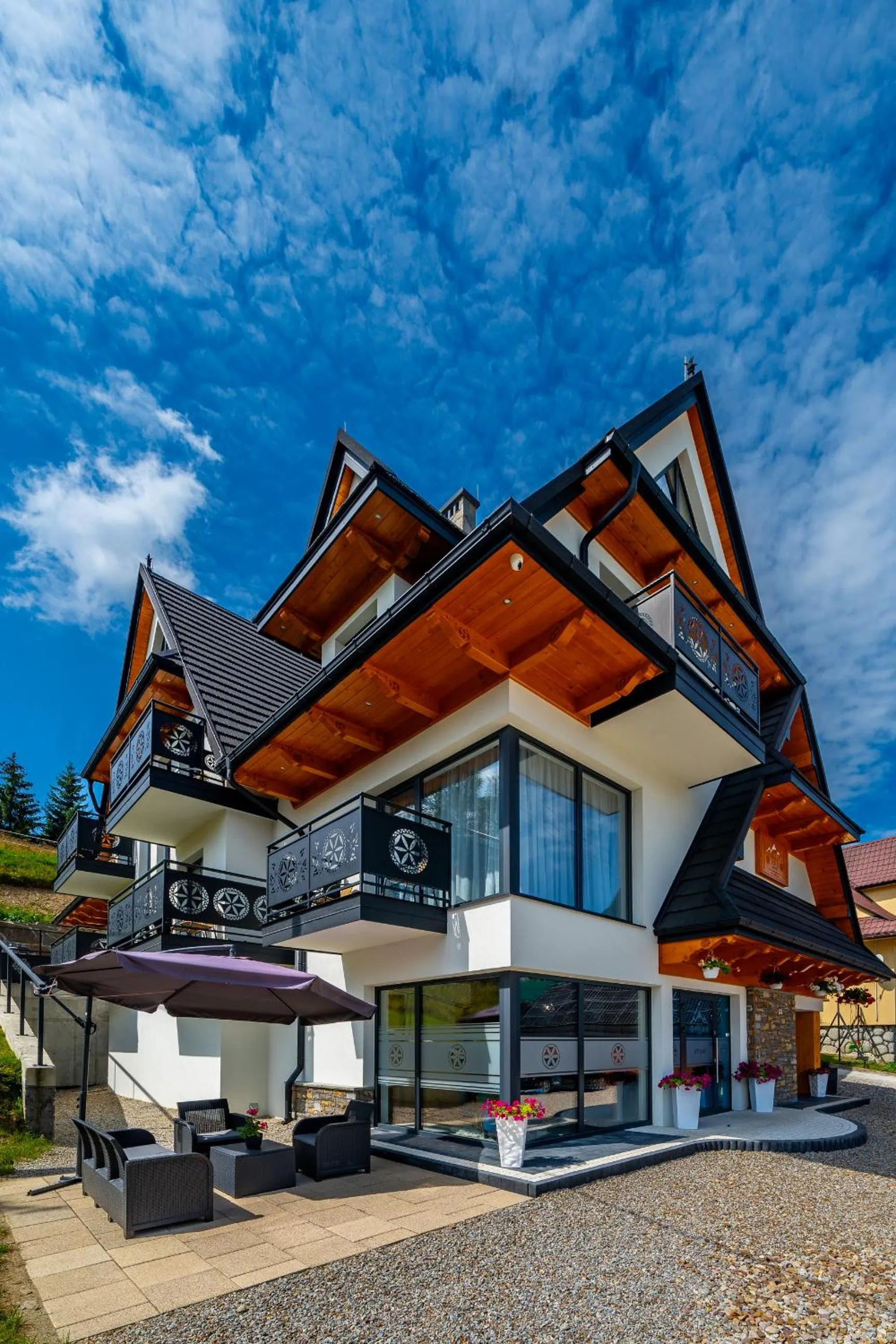 Property building in Willa Folk Prestige