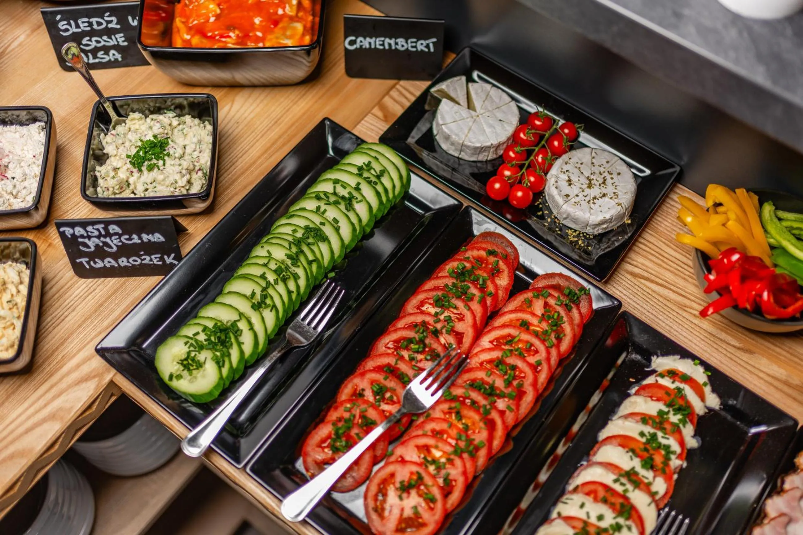 Food in Willa Folk Prestige