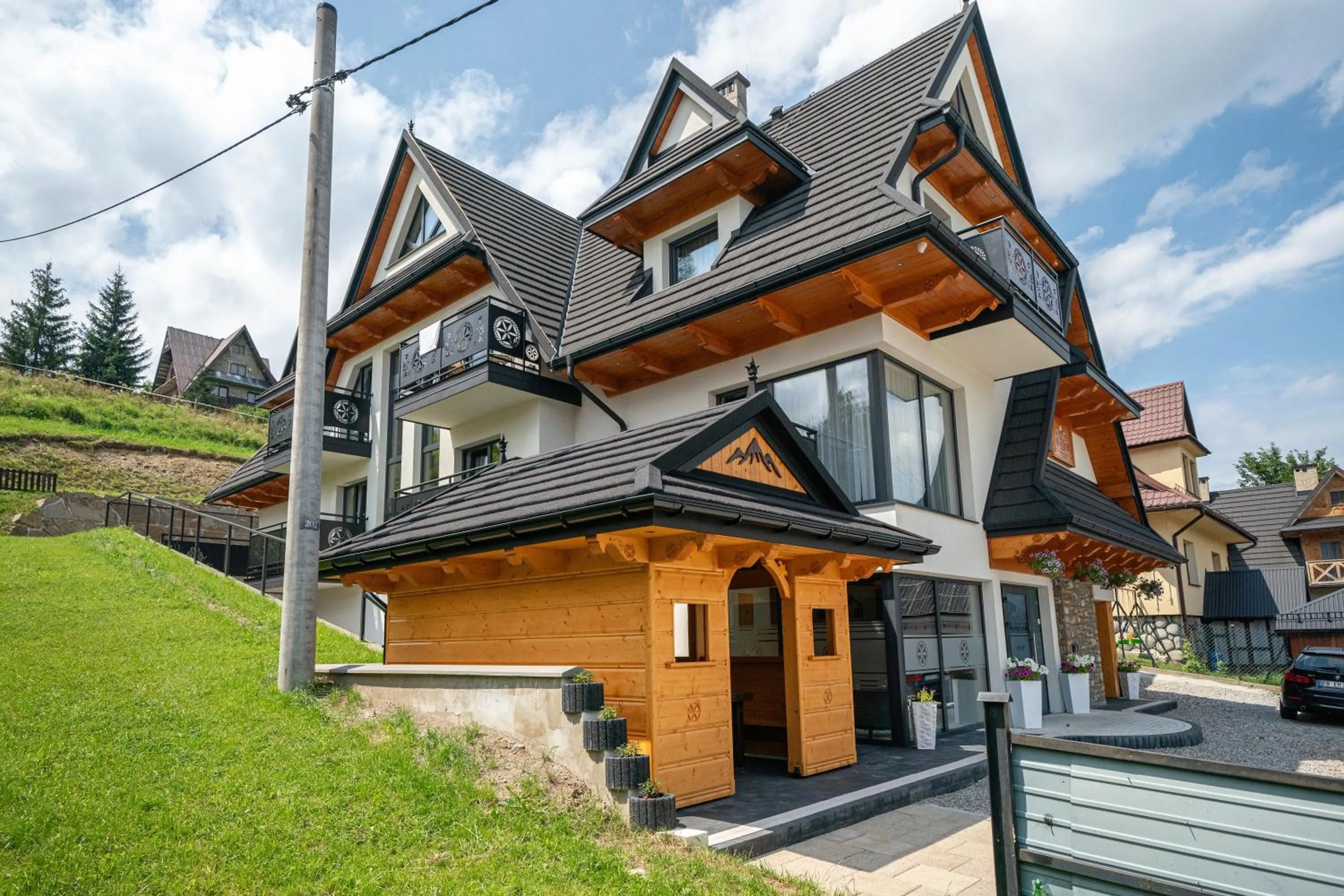 Property building in Willa Folk Prestige