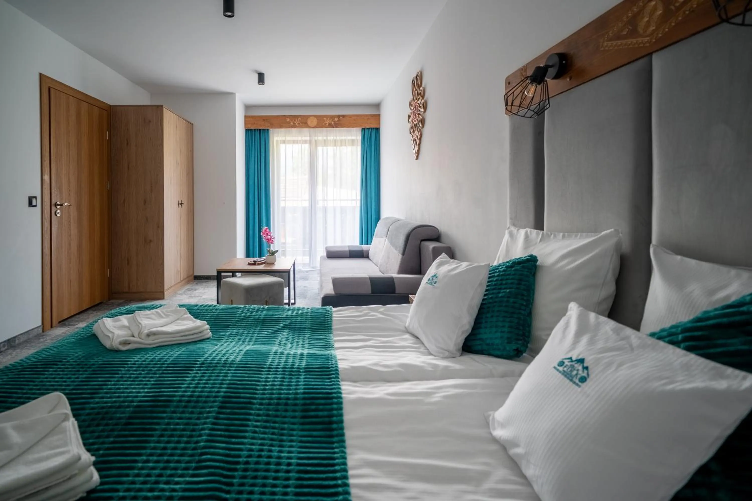 Photo of the whole room, Bed in Willa Folk Prestige