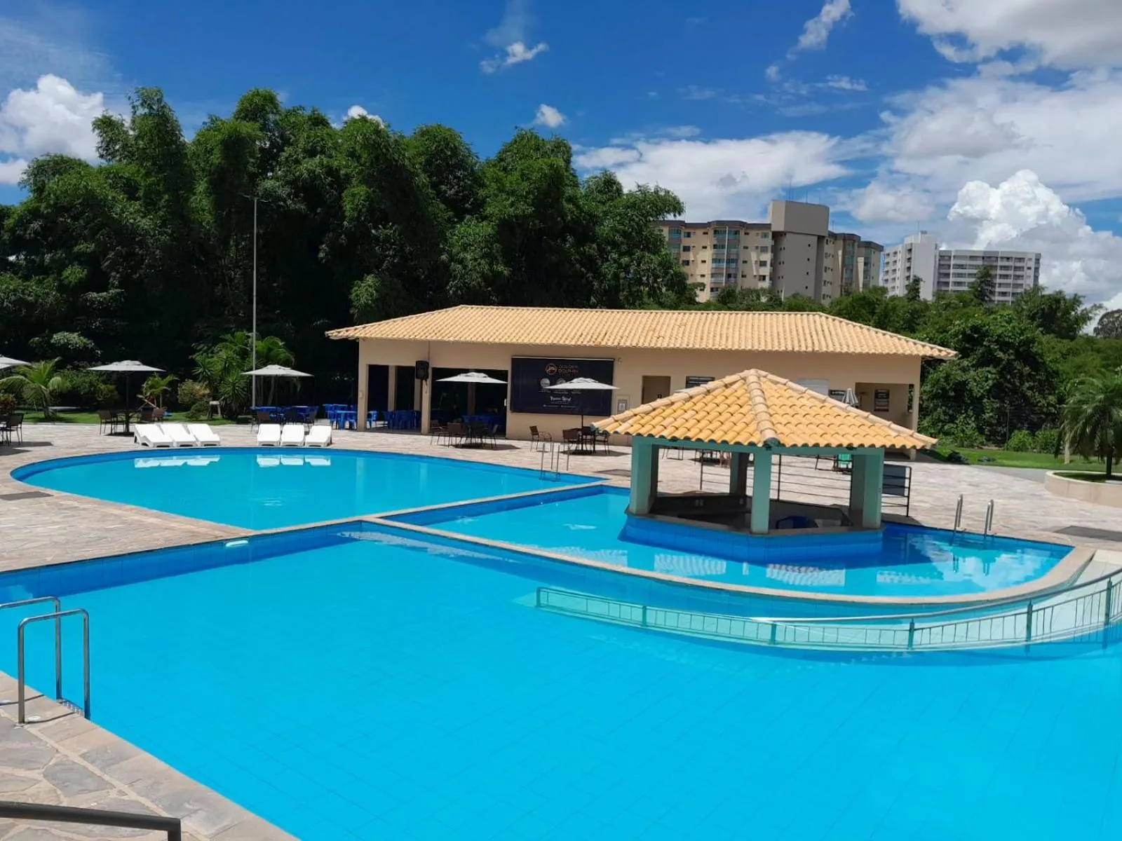 Flat Golden Dolphin Resort