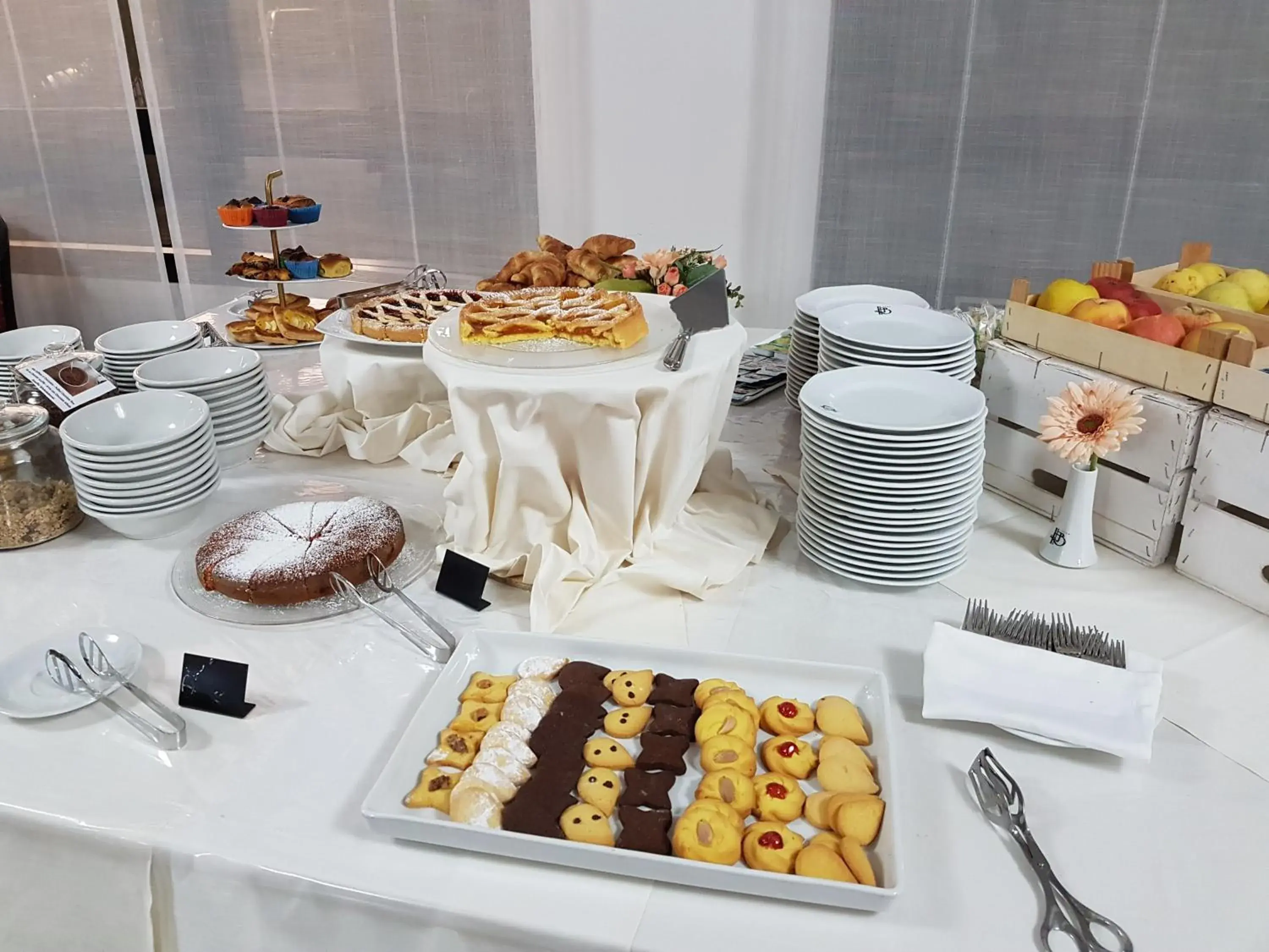 Food and drinks in RHI Porta Bologna Food and drinks in RHI Porta Bologna