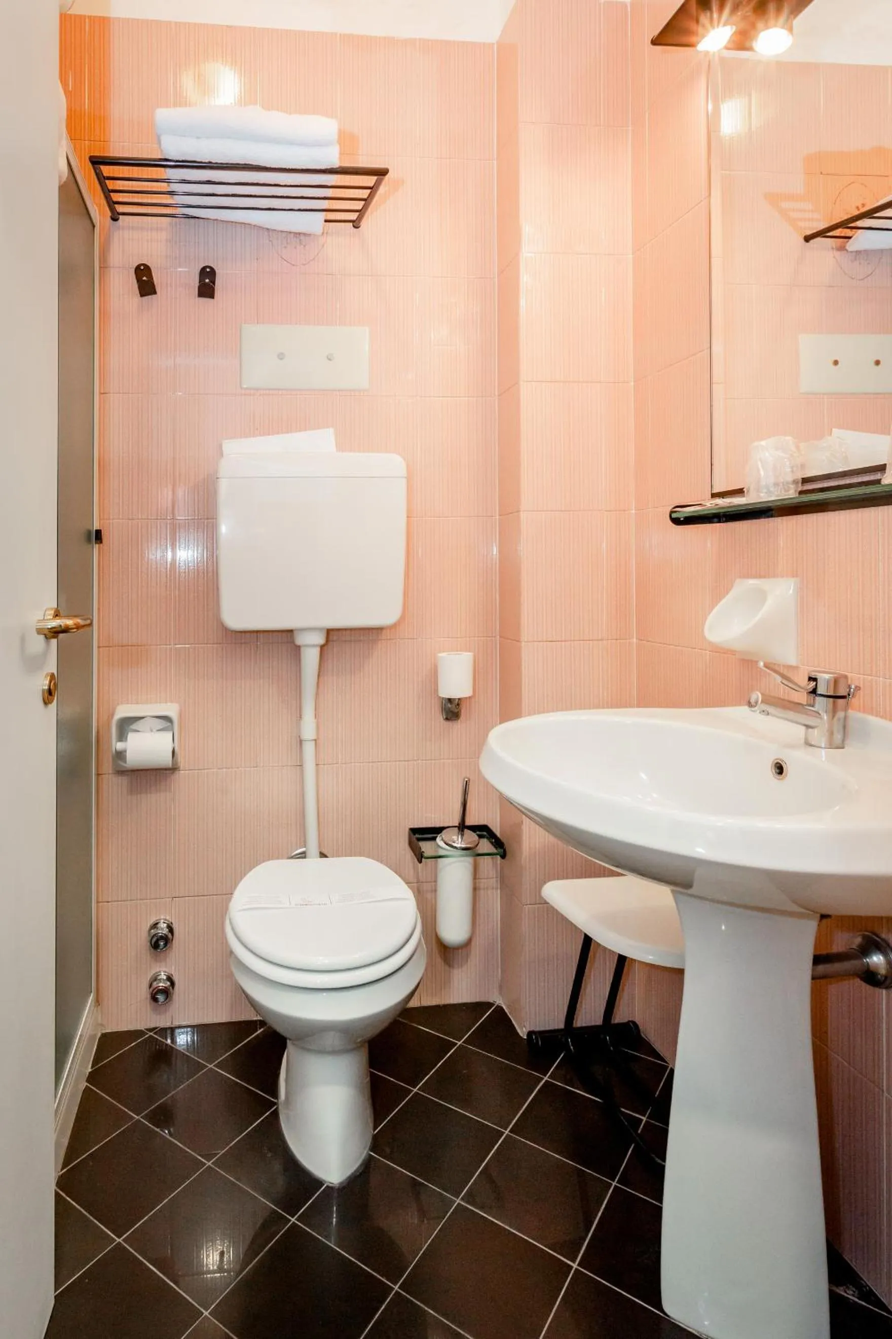 Bathroom in RHI Porta Bologna