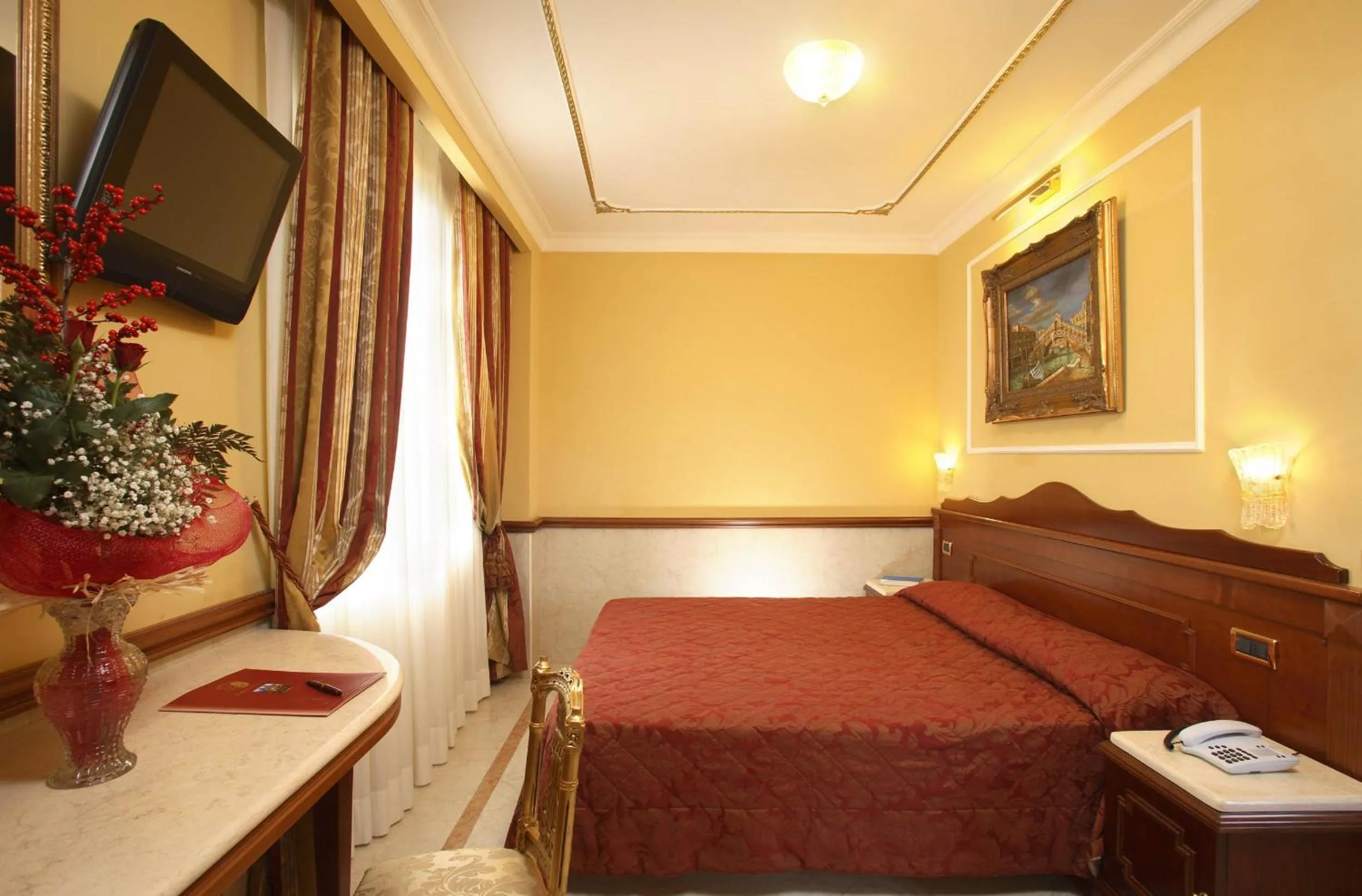 Photo of the whole room, Bed in Hotel Principessa Isabella