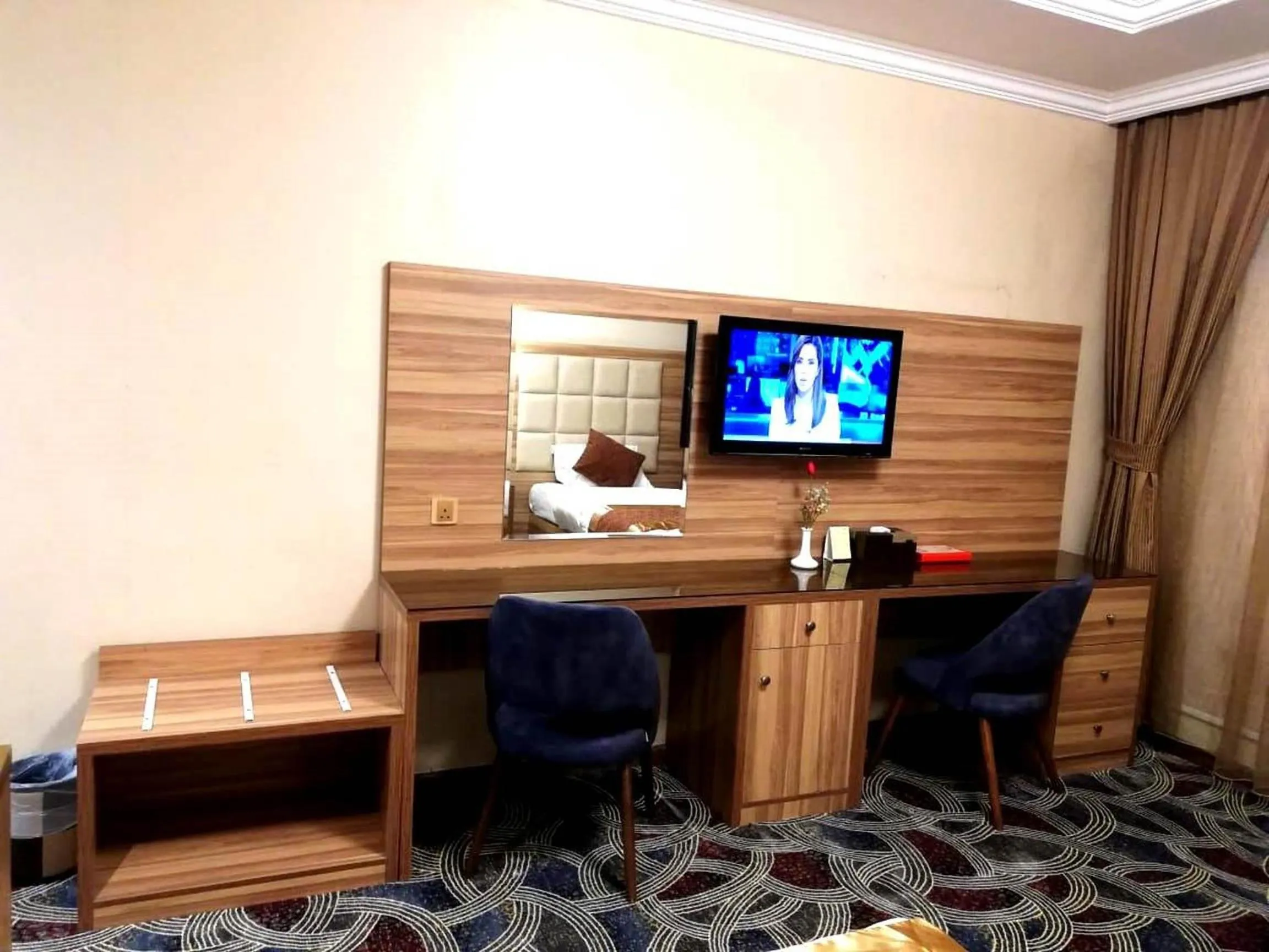 TV and multimedia in Roshan Al Azhar Hotel