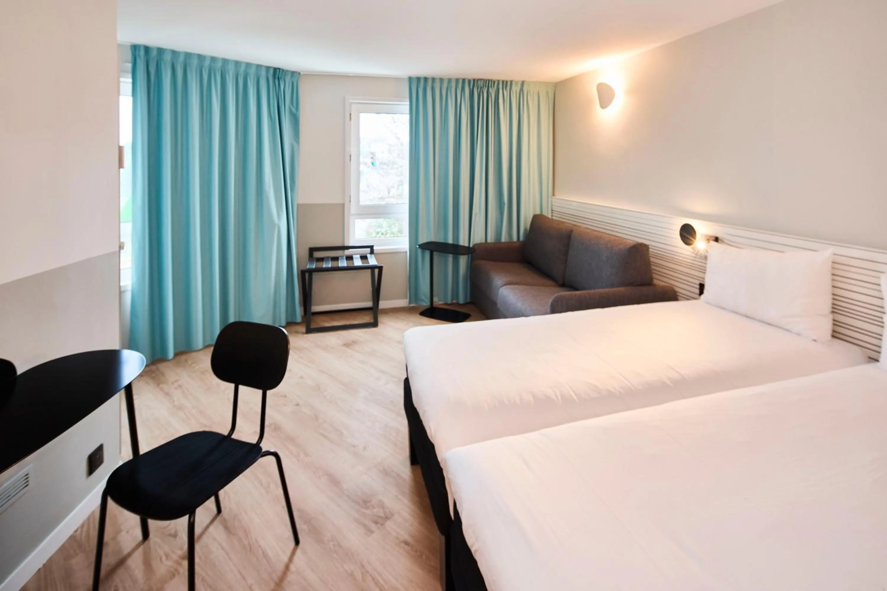Photo of the whole room, Bed in ibis Styles Paris Poissy
