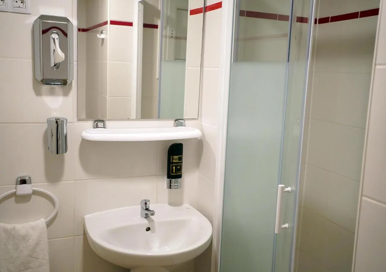 Bathroom in Das Hostal