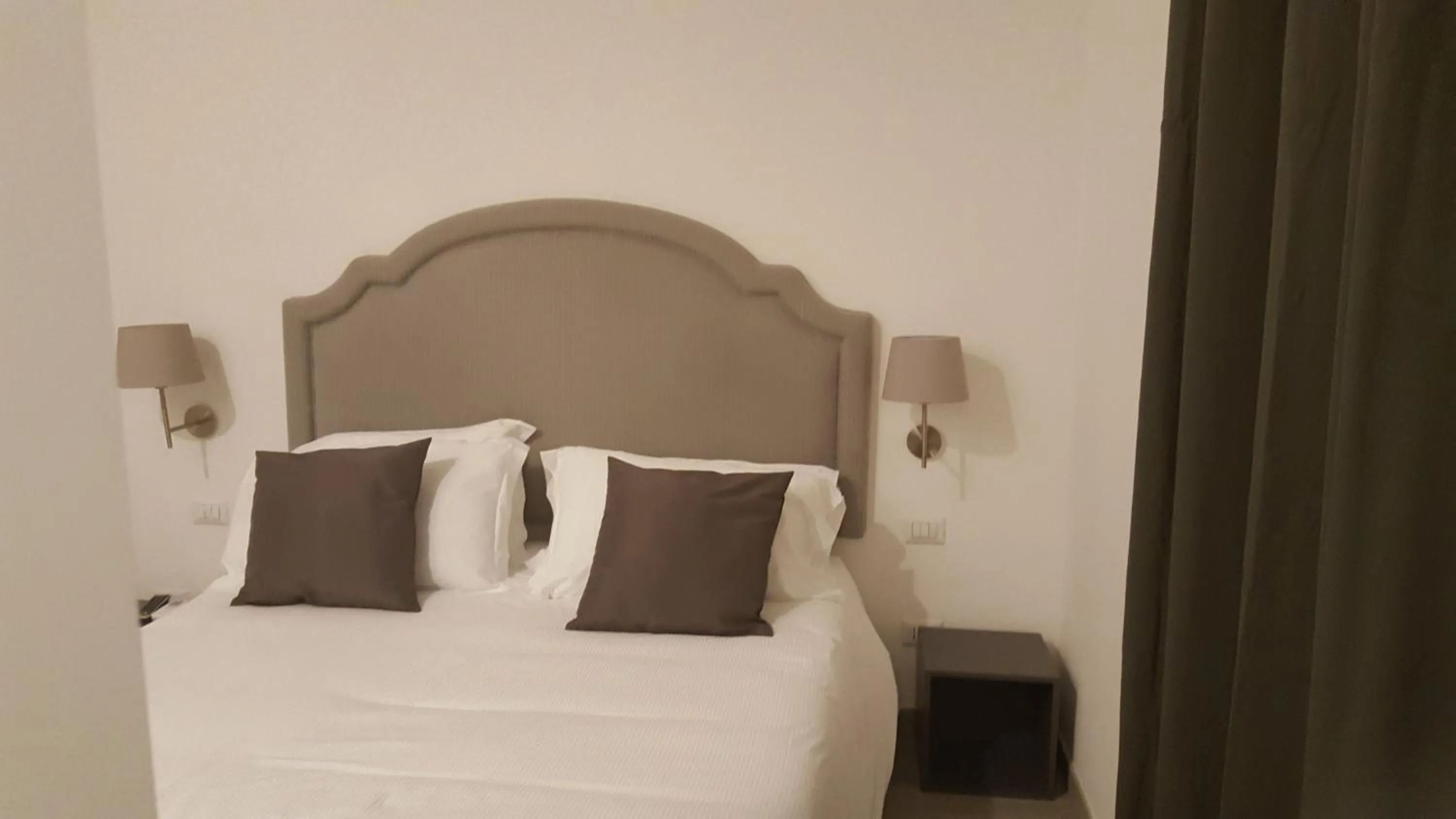 Bedroom, Bed in Hotel del Real Orto Botanico