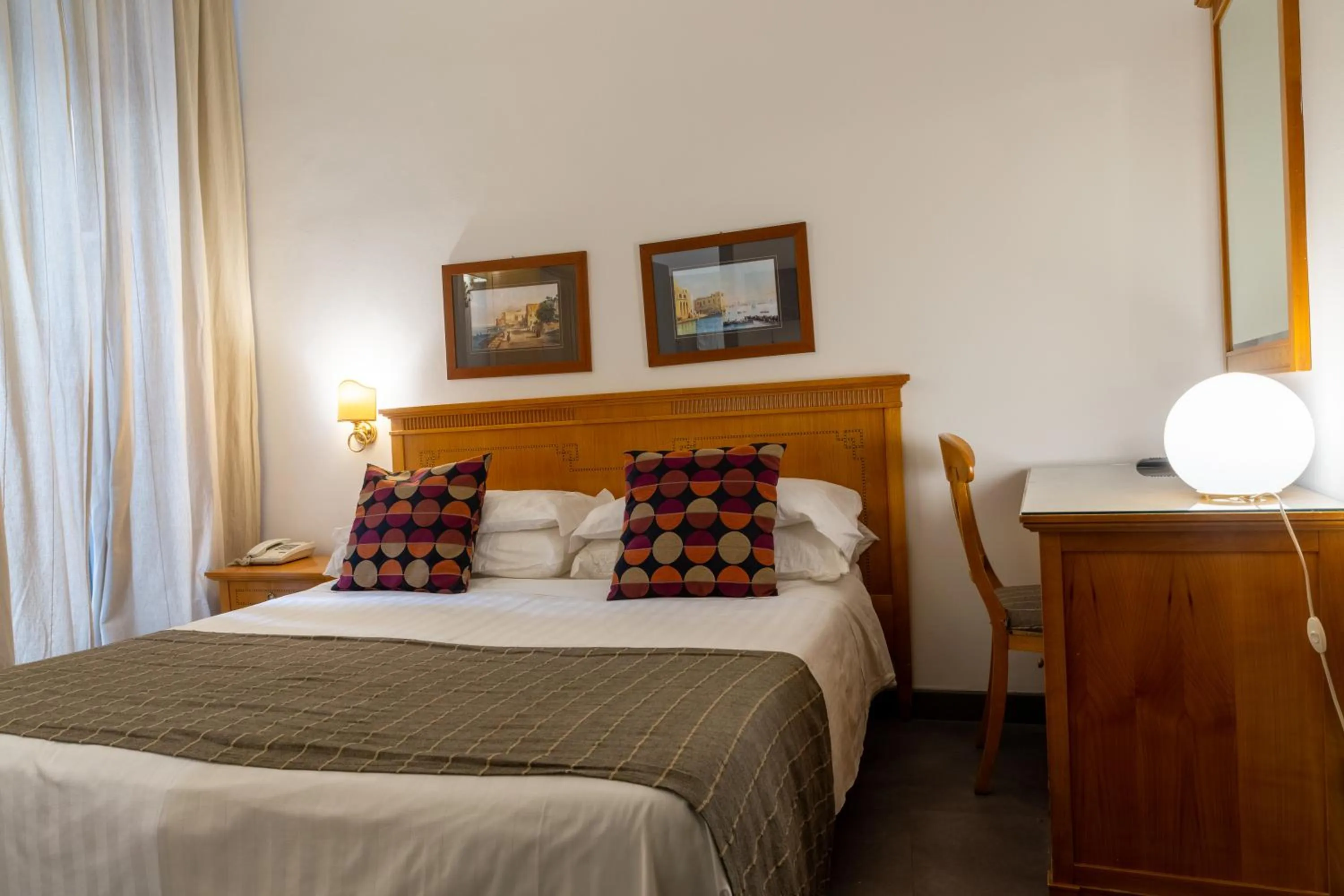 Bedroom, Bed in Hotel del Real Orto Botanico