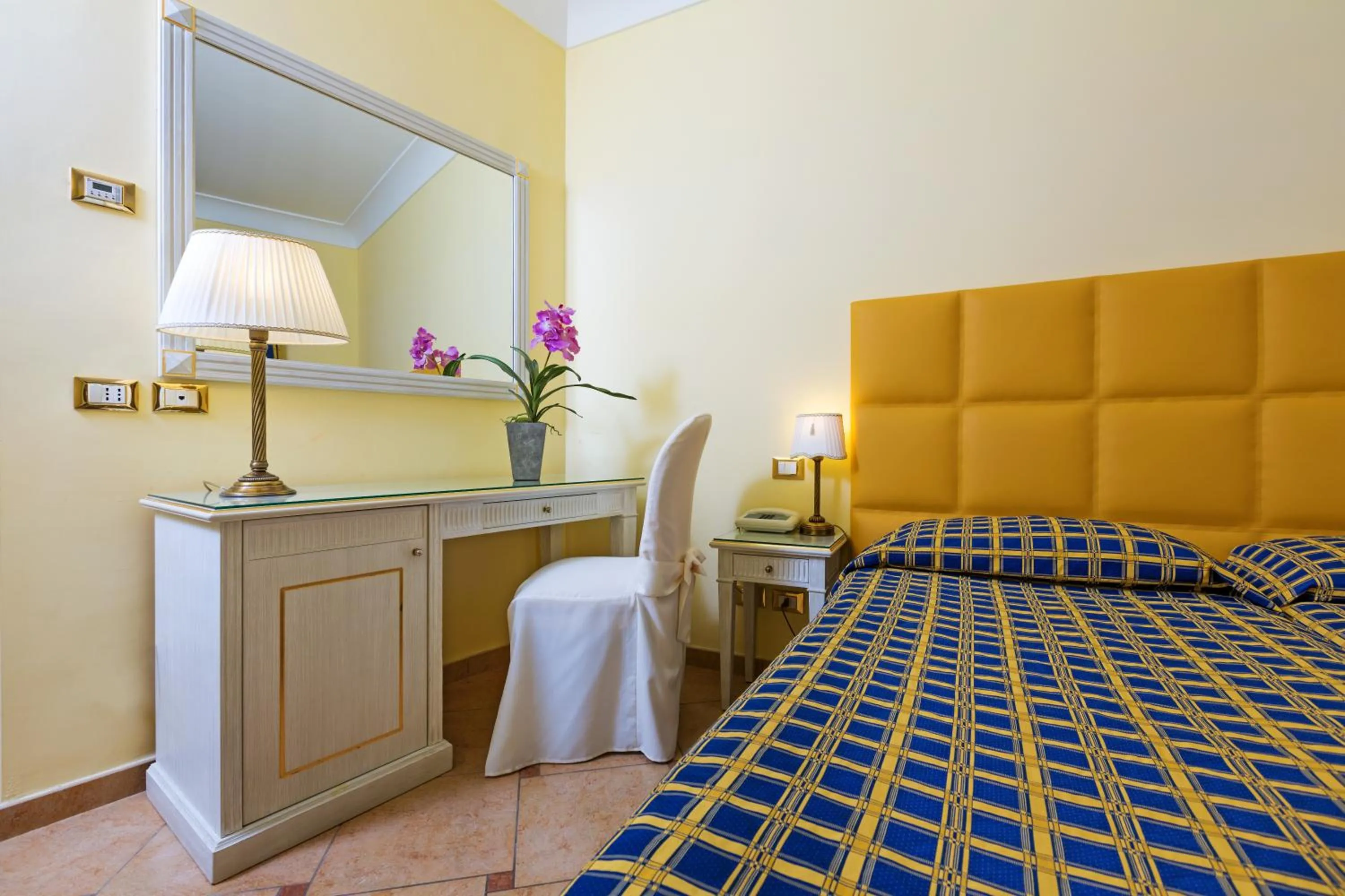 Bed in Hotel La Vue d'Or