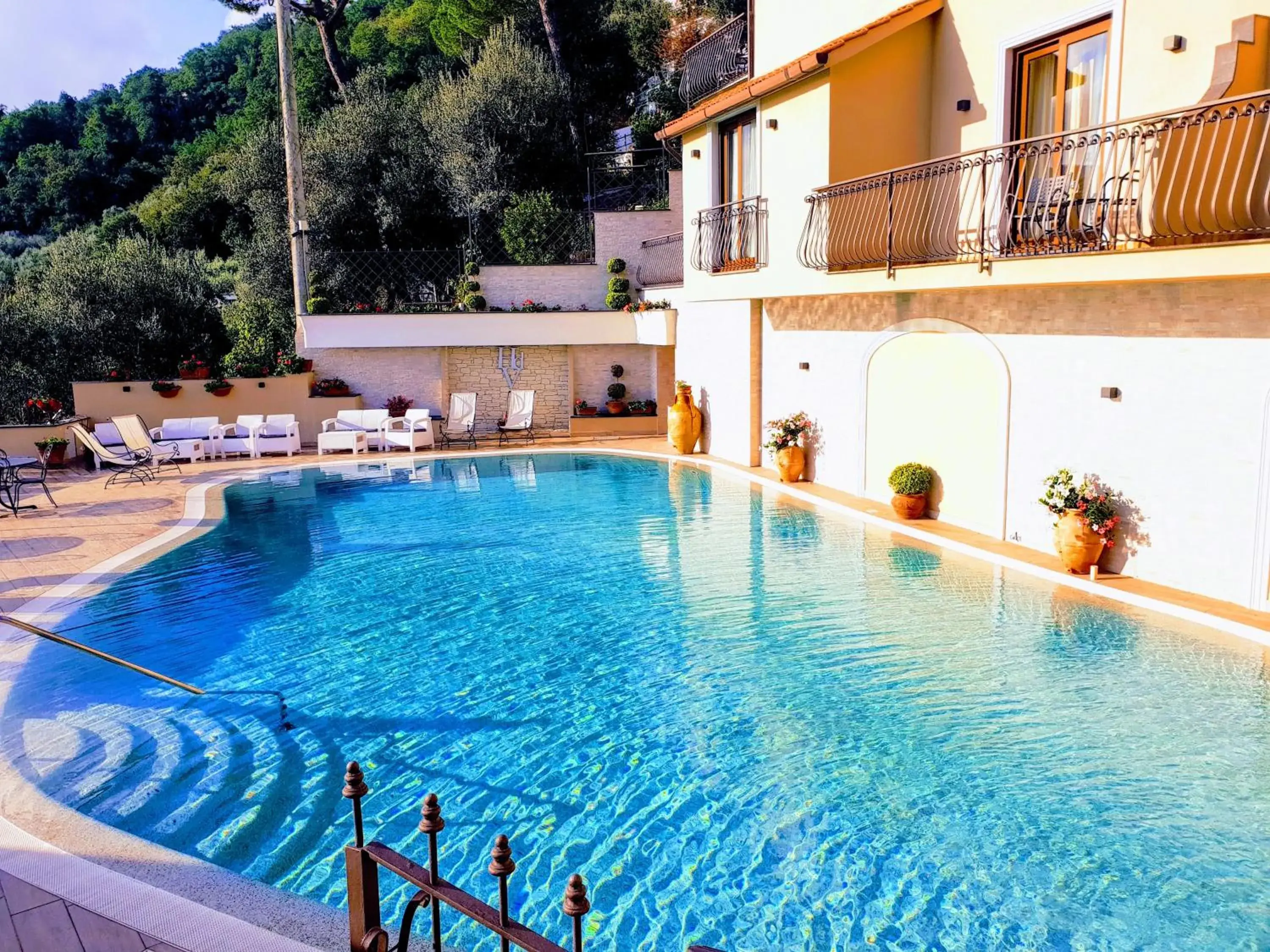 Swimming pool in Hotel La Vue d'Or Swimming pool in Hotel La Vue d'Or