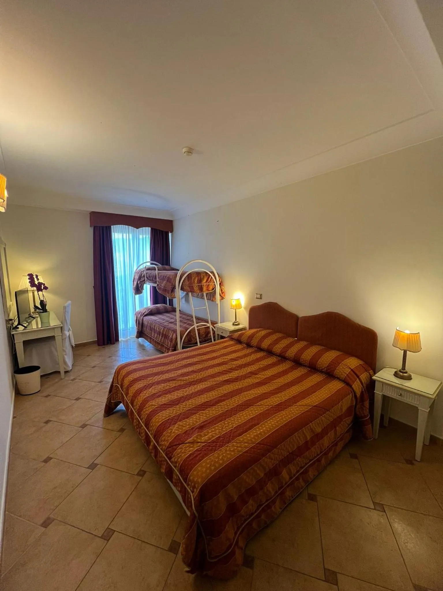 Bed in Hotel La Vue d'Or