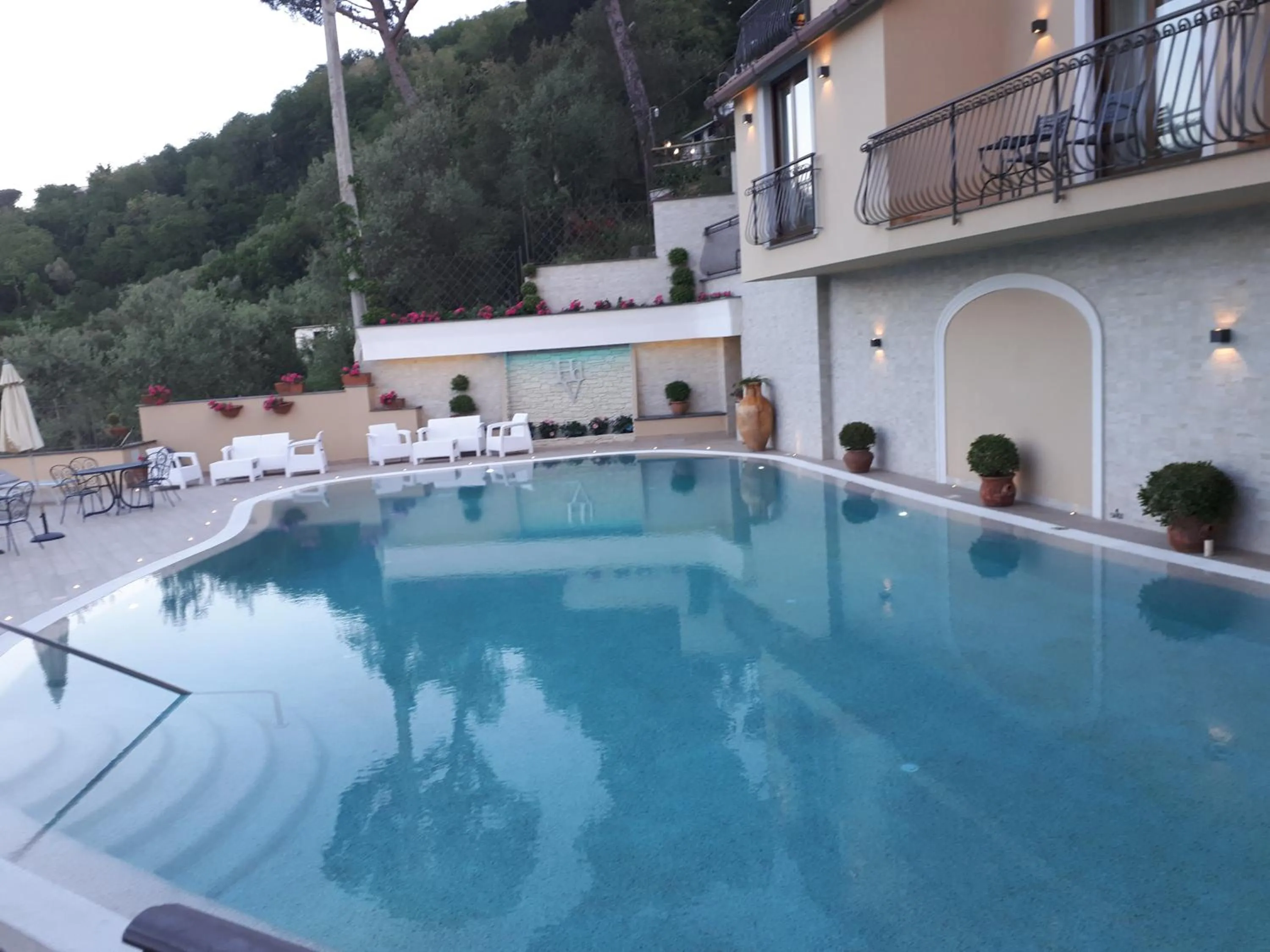 Swimming pool in Hotel La Vue d'Or