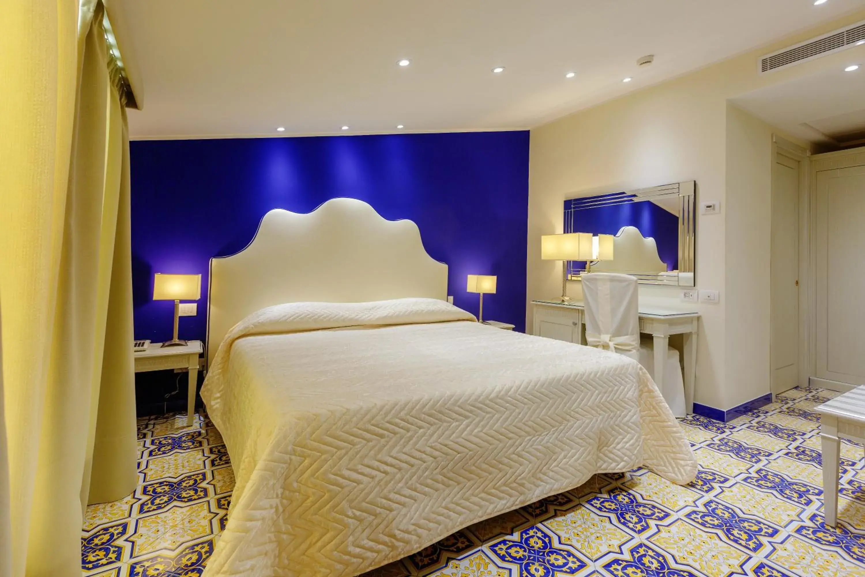 Bed in Hotel La Vue d'Or Bed in Hotel La Vue d'Or