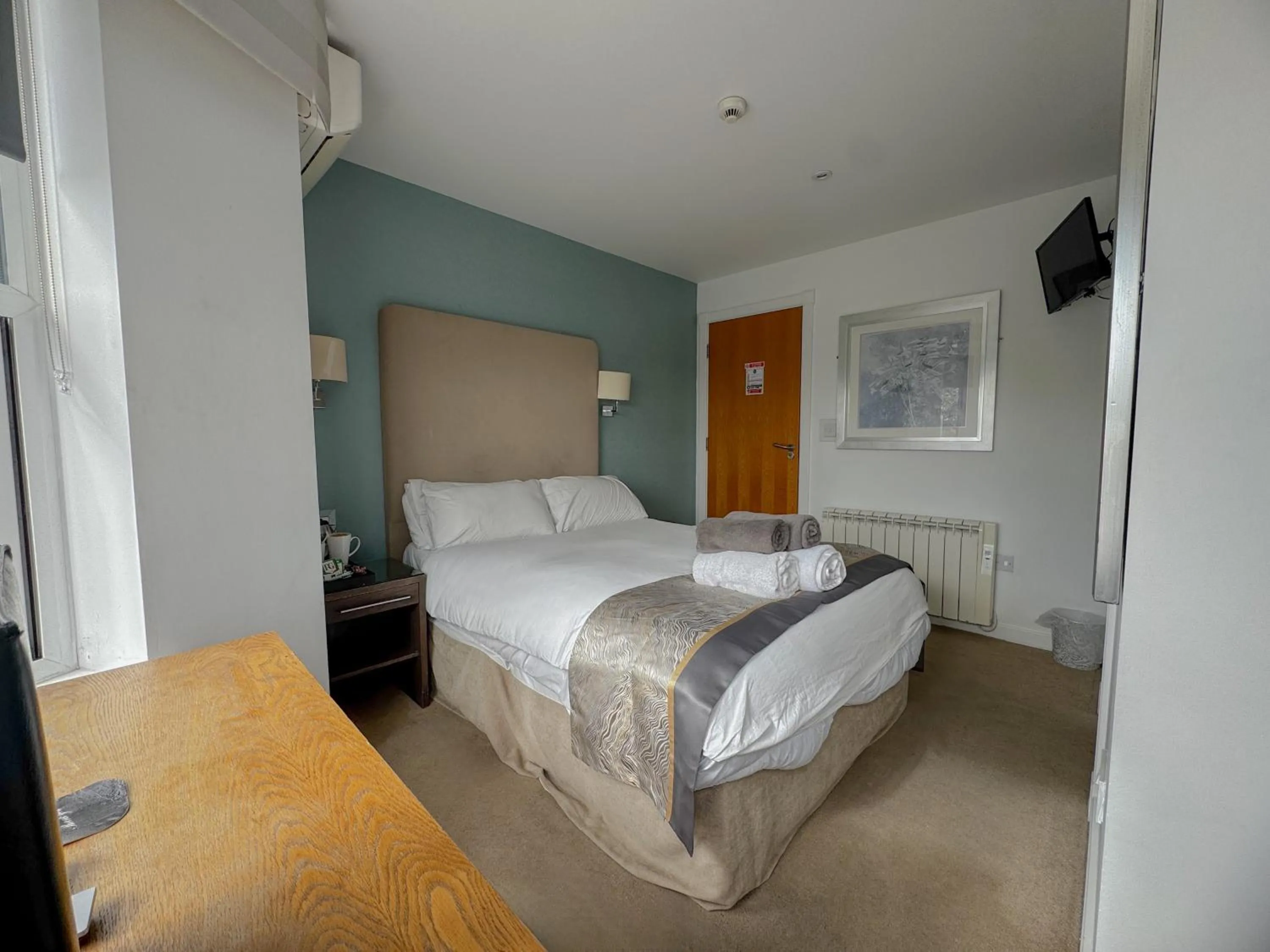 Bed in McCafferty's Guesthouse Ilford