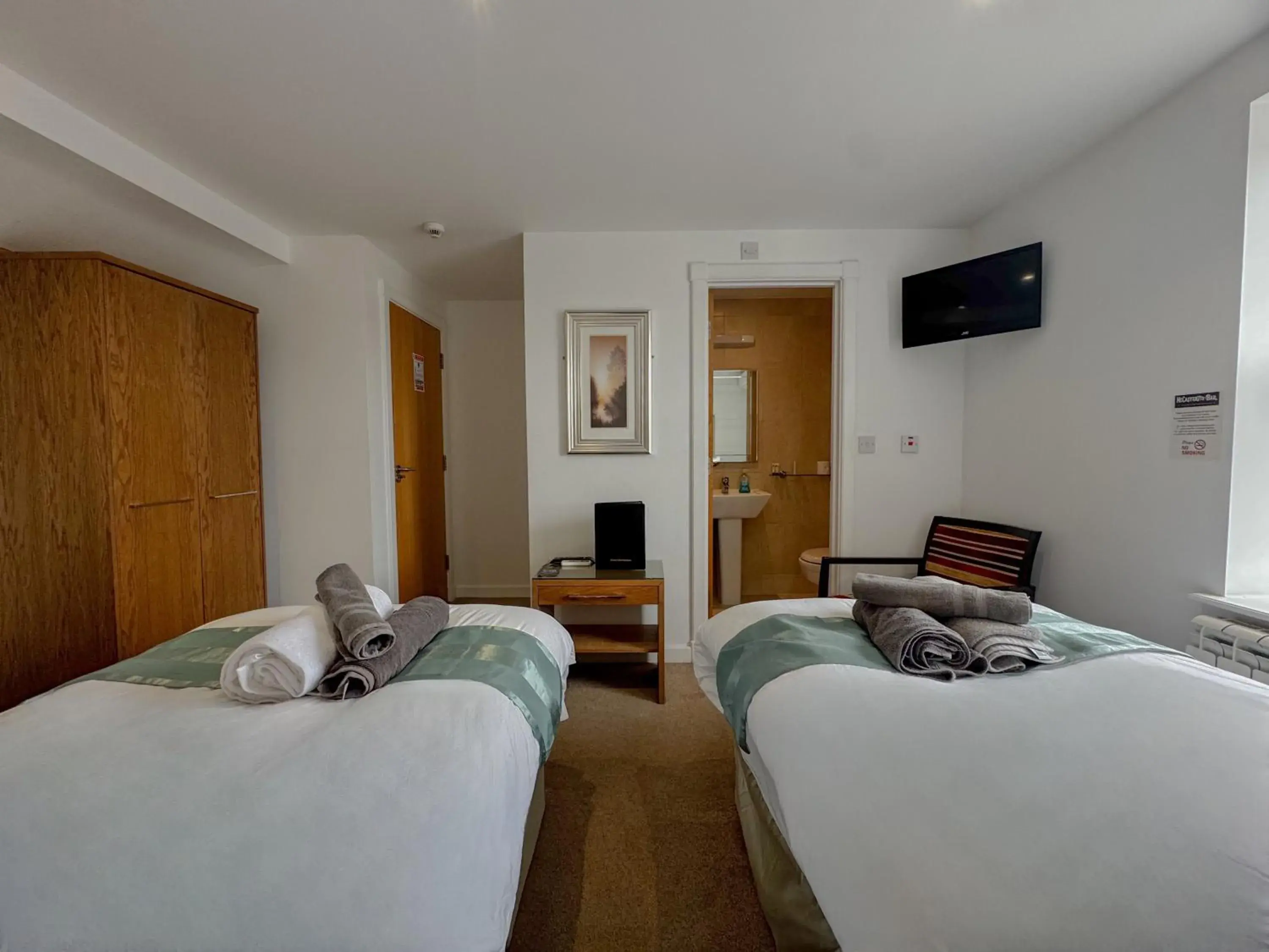 Twin Room in McCafferty's Guesthouse Ilford Twin Room in McCafferty's Guesthouse Ilford