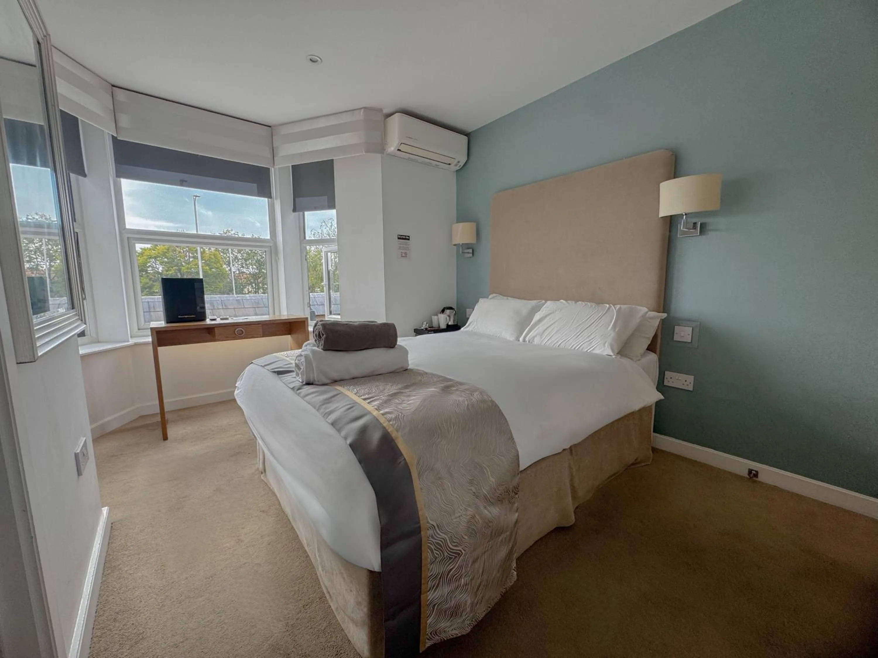 Bed in McCafferty's Guesthouse Ilford